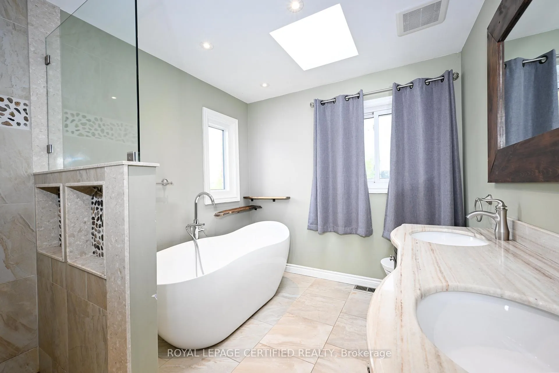 Photo 29 of 141 Olive Street, Grimsby, Grimsby Beach — HOMEH