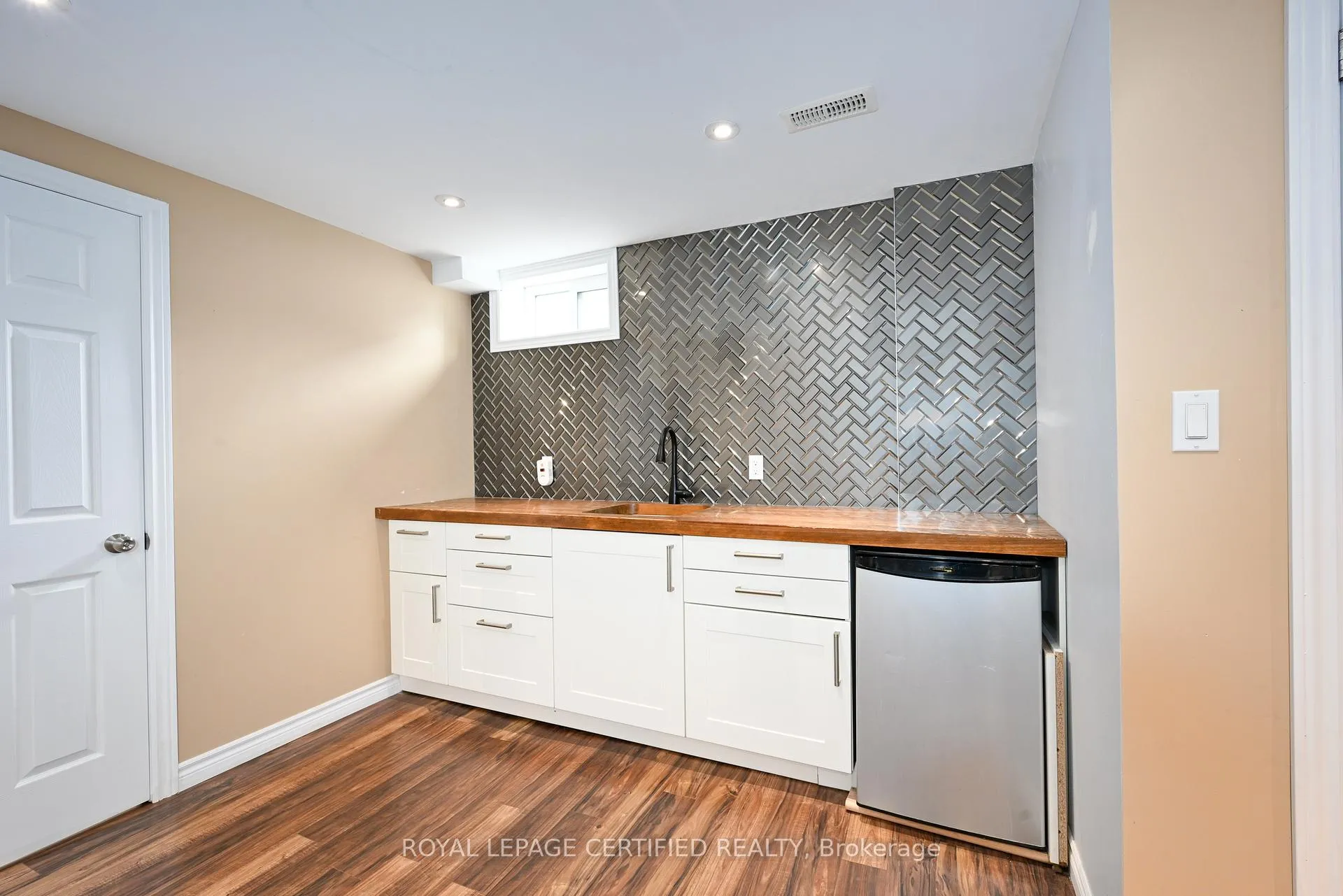 Photo 42 of 141 Olive Street, Grimsby, Grimsby Beach — HOMEH
