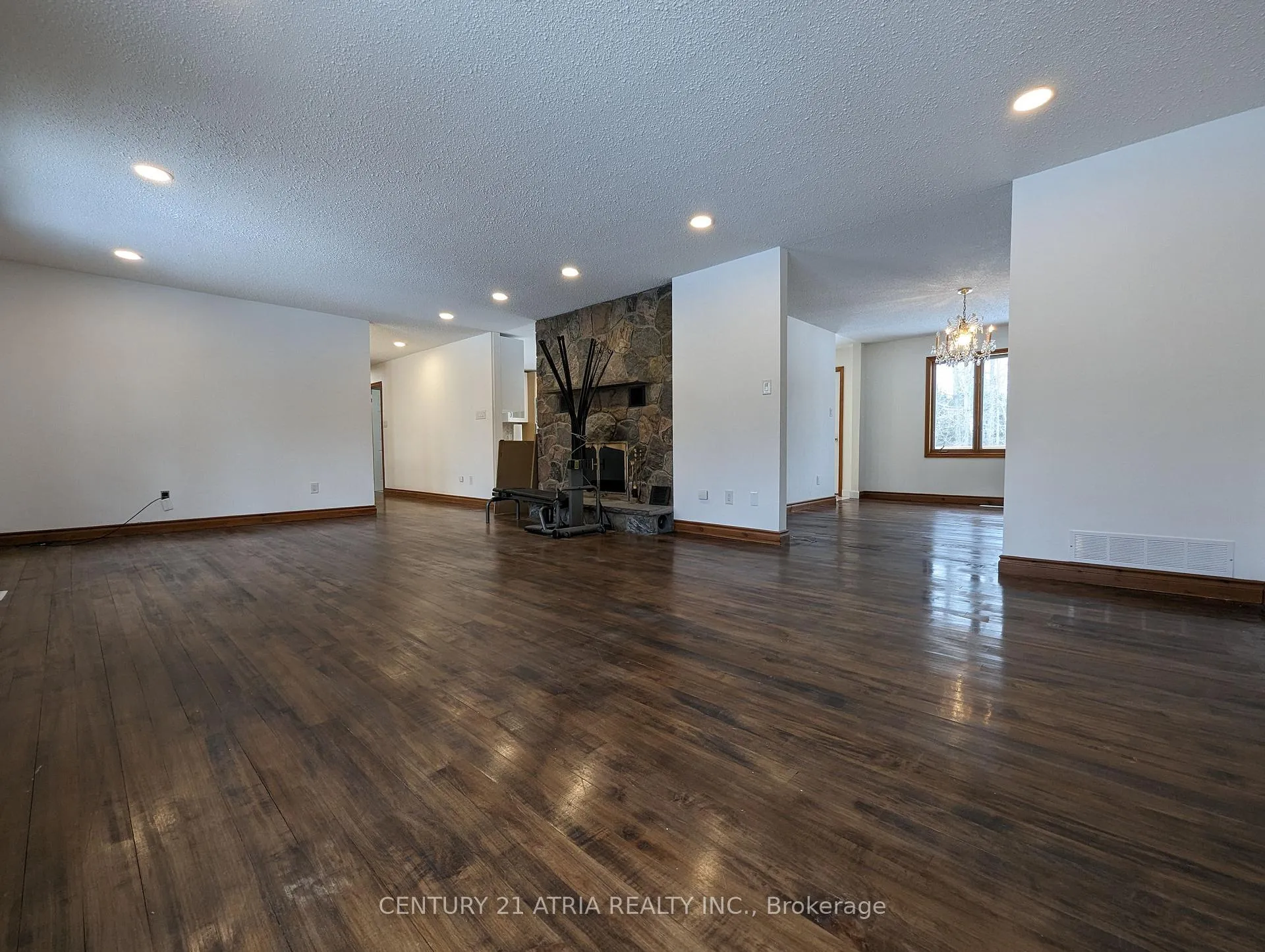 Photo 6 of Unit Upper, 448 Davis Drive, Uxbridge, Rural Uxbridge — HOMEH