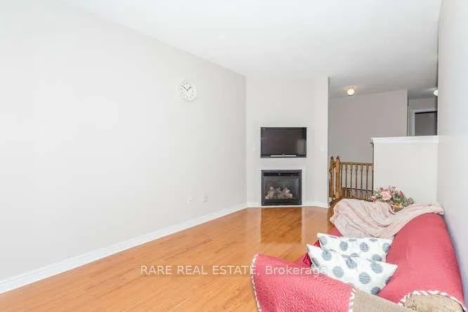 Photo 11 of Unit Upper, 4 charcoal Way, Brampton, Bram West — HOMEH