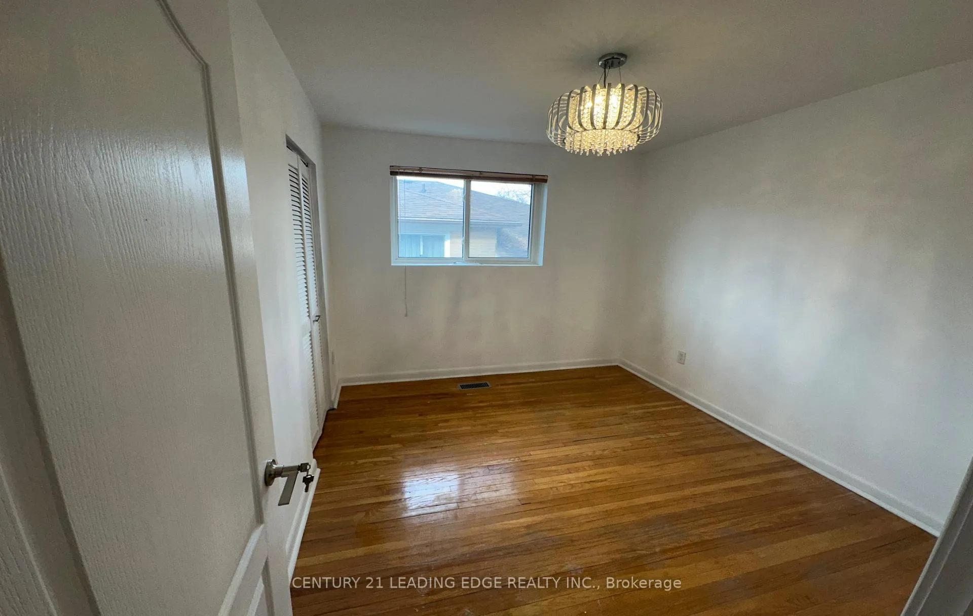 Photo 12 of Unit Main, 2 Kitimat Crescent, Aurora, Aurora Heights — HOMEH