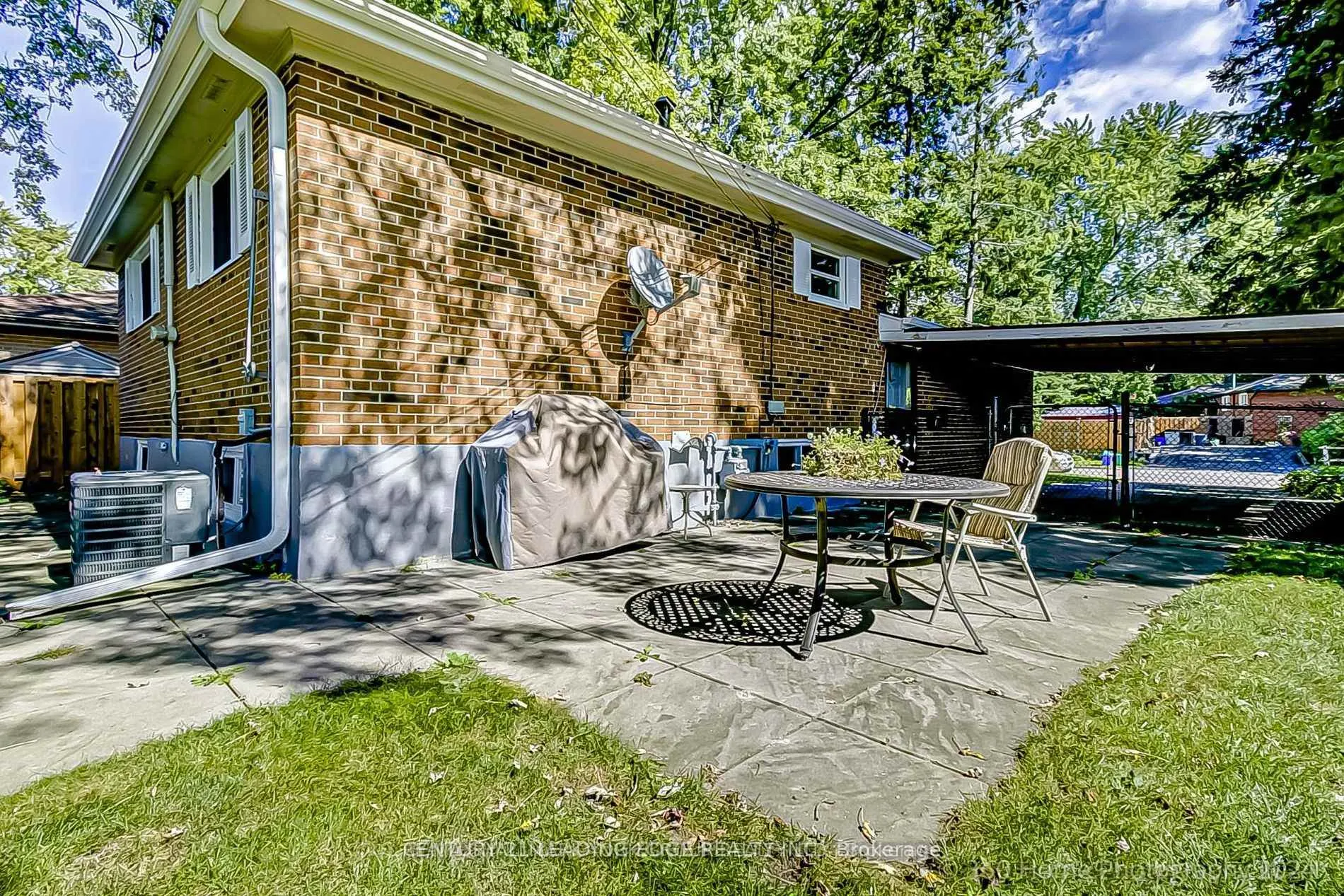 Photo 15 of Unit Main, 2 Kitimat Crescent, Aurora, Aurora Heights — HOMEH