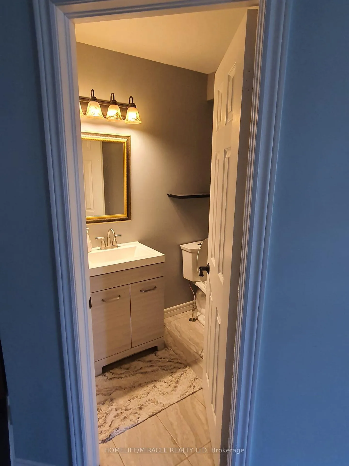 Photo 4 of 31 Summerdale Crescent, Brampton, Fletcher's Meadow — HOMEH