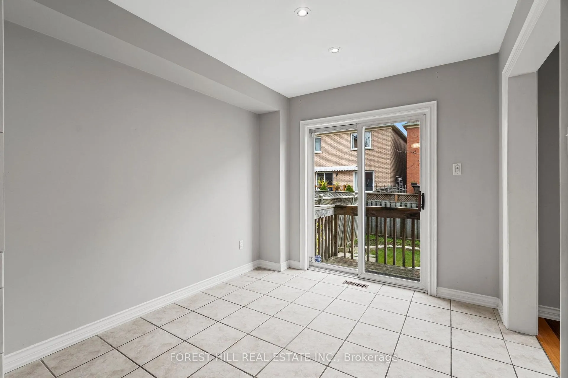 Photo 8 of 35 Timberview Drive, Vaughan, Patterson — HOMEH