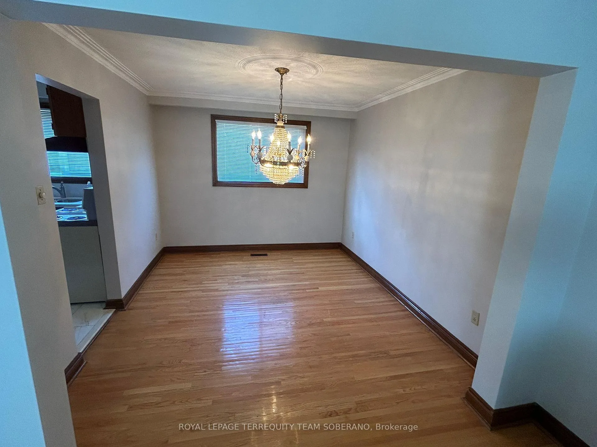 Photo 6 of Unit Upper, 10 Moonstone Place, Vaughan, West Woodbridge — HOMEH
