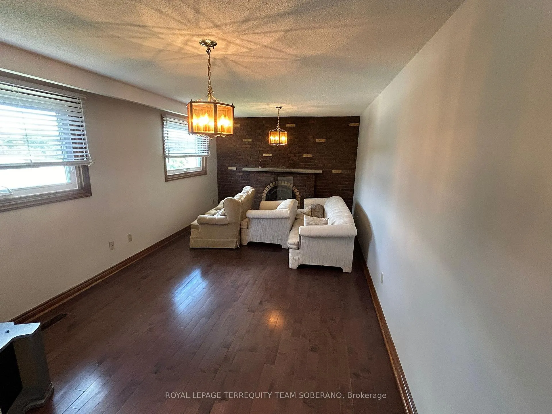 Photo 8 of Unit Upper, 10 Moonstone Place, Vaughan, West Woodbridge — HOMEH