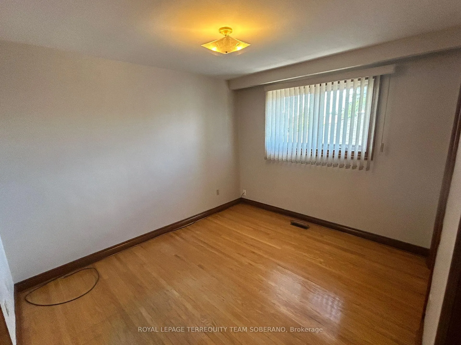 Photo 11 of Unit Upper, 10 Moonstone Place, Vaughan, West Woodbridge — HOMEH