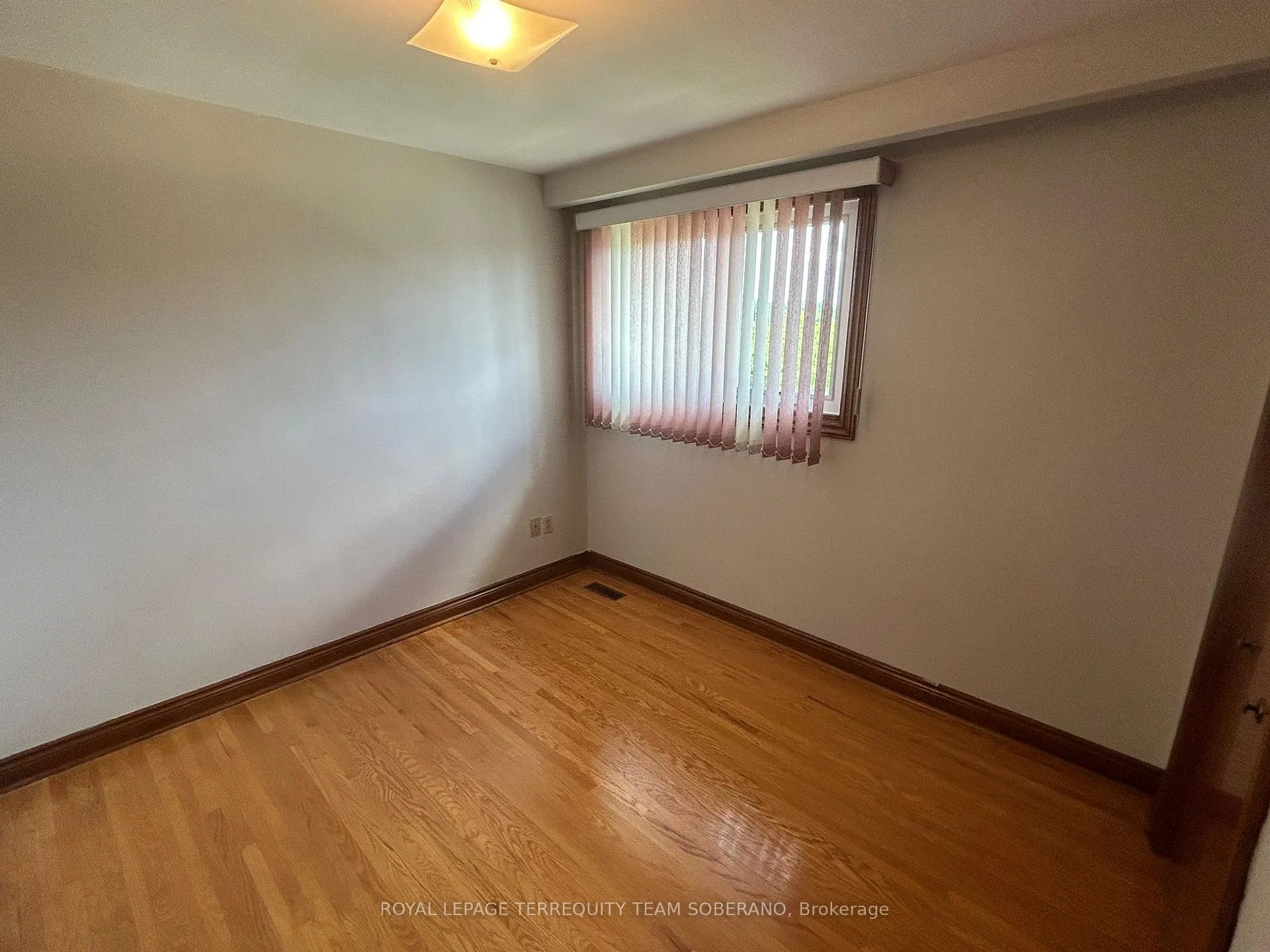 Photo 13 of Unit Upper, 10 Moonstone Place, Vaughan, West Woodbridge — HOMEH