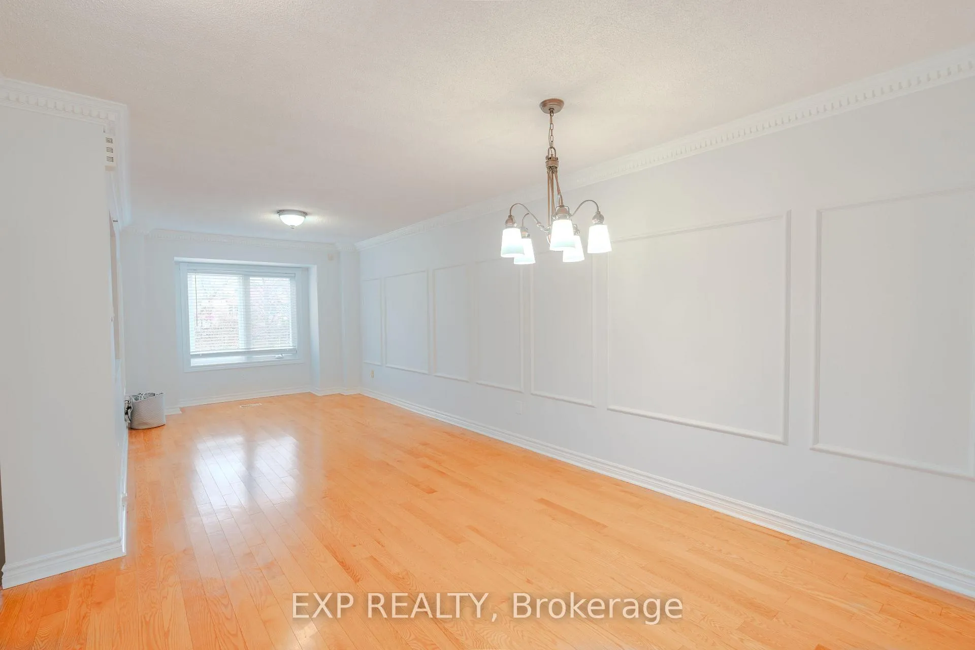 Photo 7 of 5 Schouten Crescent, Markham, Vinegar Hill — HOMEH