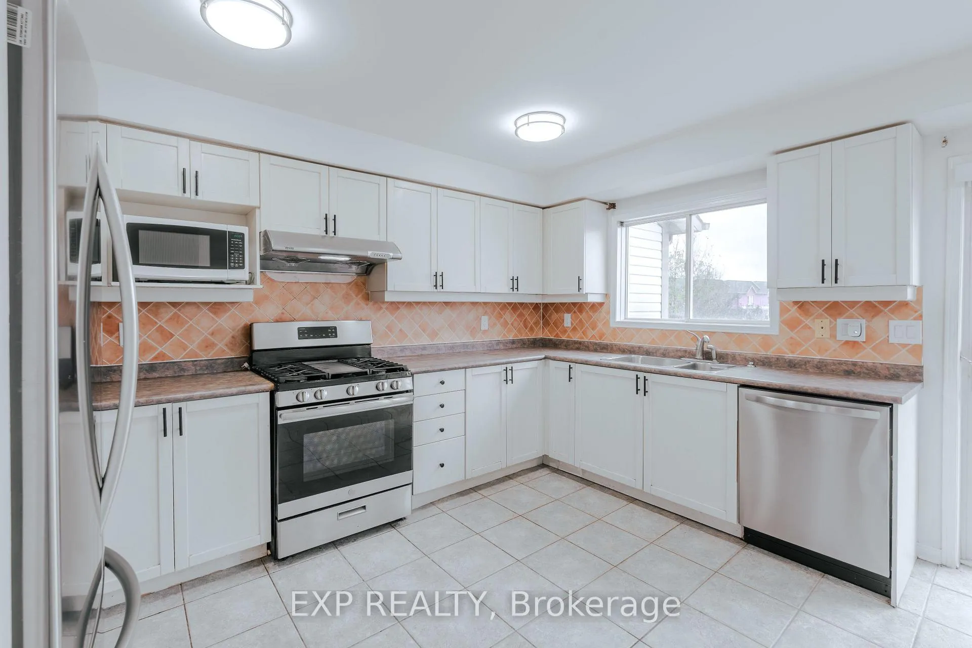 Photo 9 of 5 Schouten Crescent, Markham, Vinegar Hill — HOMEH