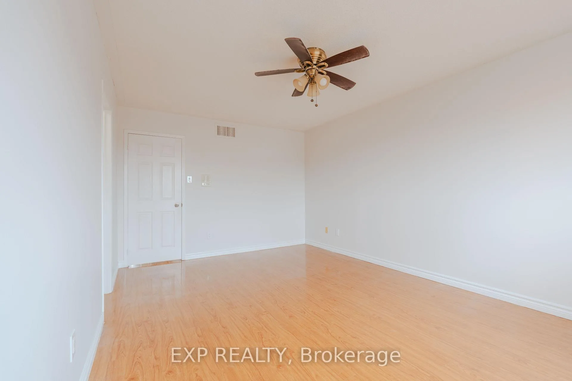 Photo 12 of 5 Schouten Crescent, Markham, Vinegar Hill — HOMEH