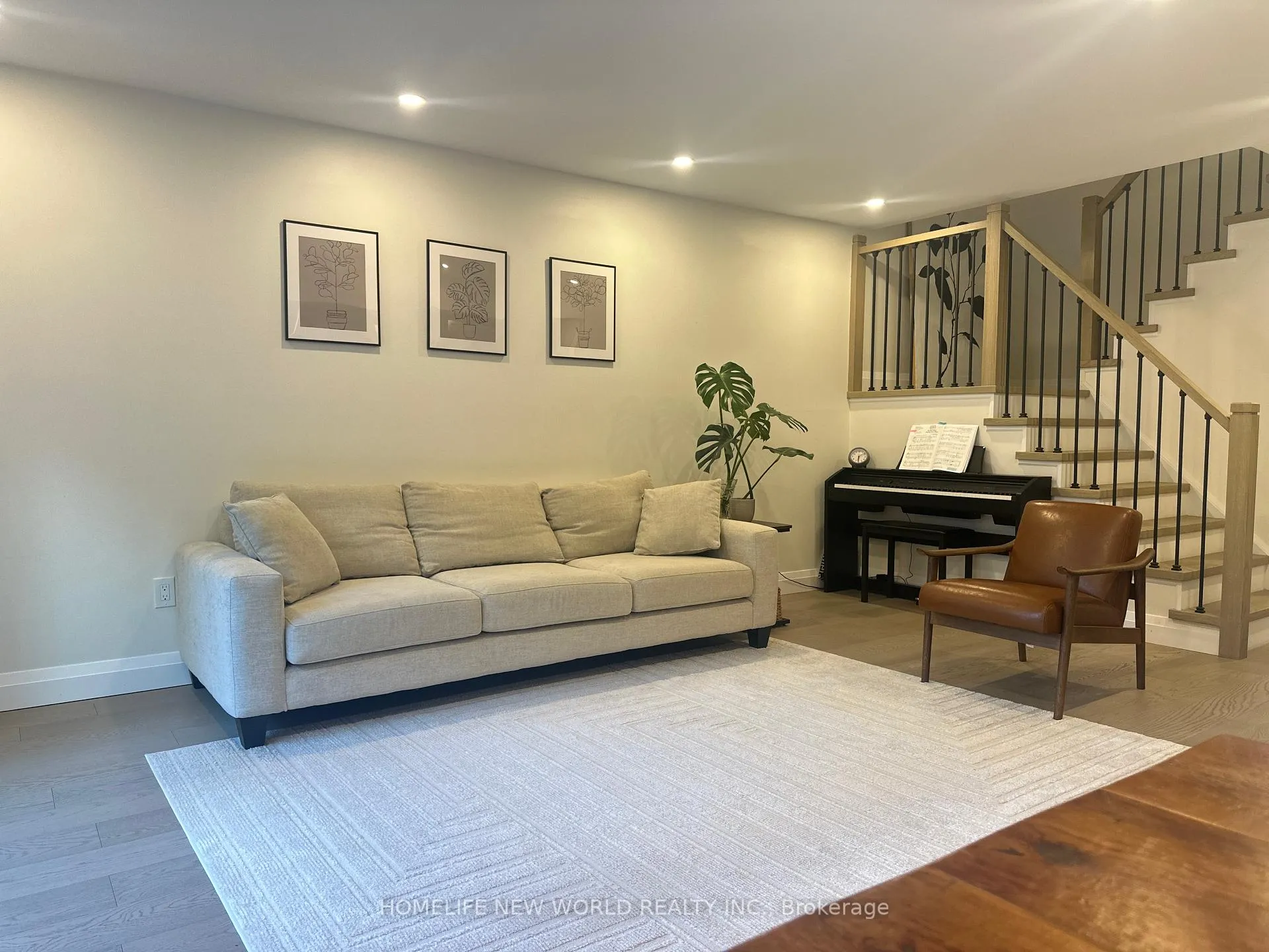 Photo 5 of 20 Patrice Crescent, Vaughan, Crestwood-Springfarm-Yorkhill — HOMEH