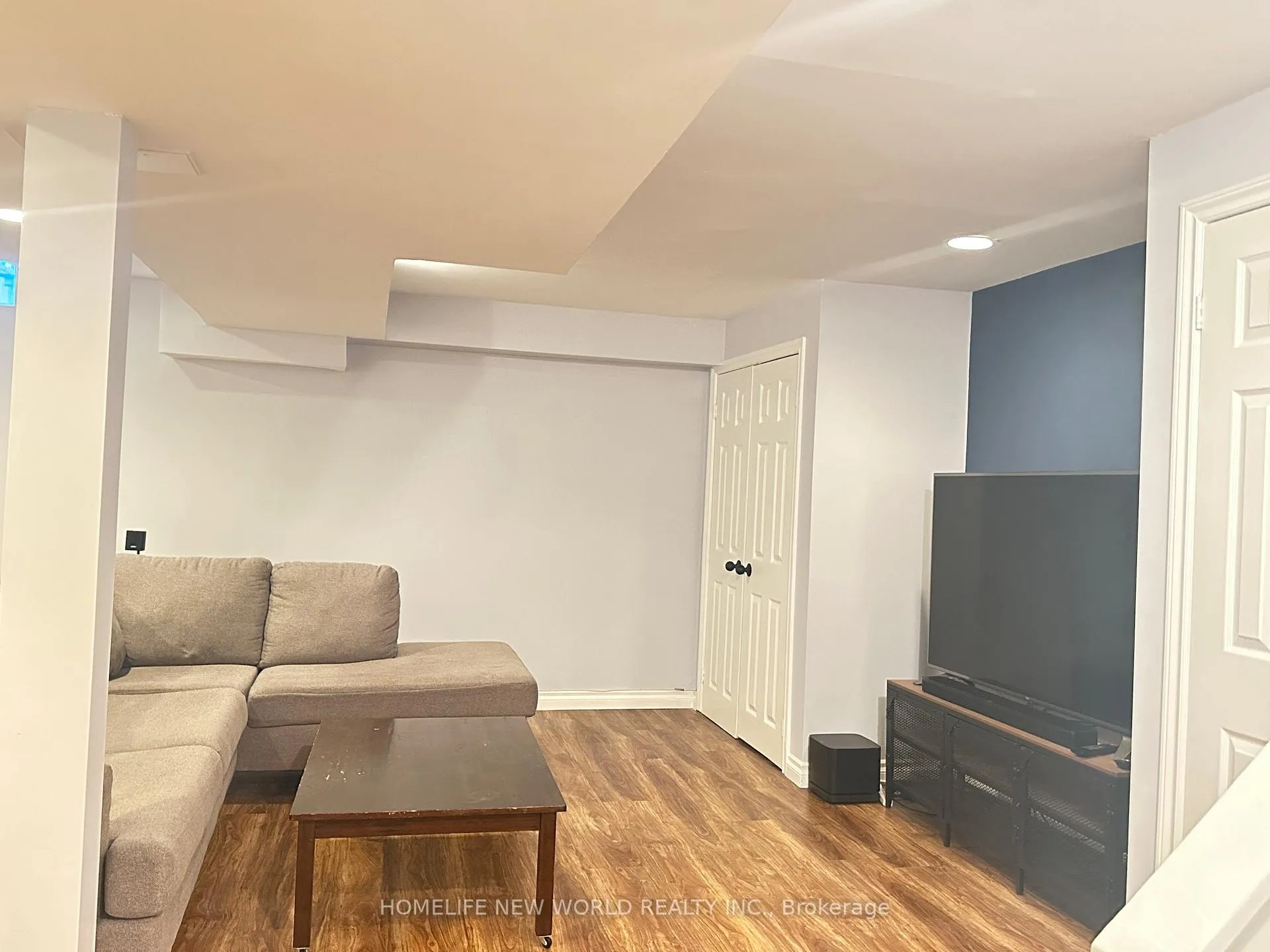 Photo 11 of 20 Patrice Crescent, Vaughan, Crestwood-Springfarm-Yorkhill — HOMEH