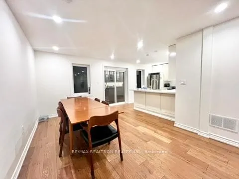 Photo 11 of 9 Meadowview Avenue, Markham, Grandview — HOMEH
