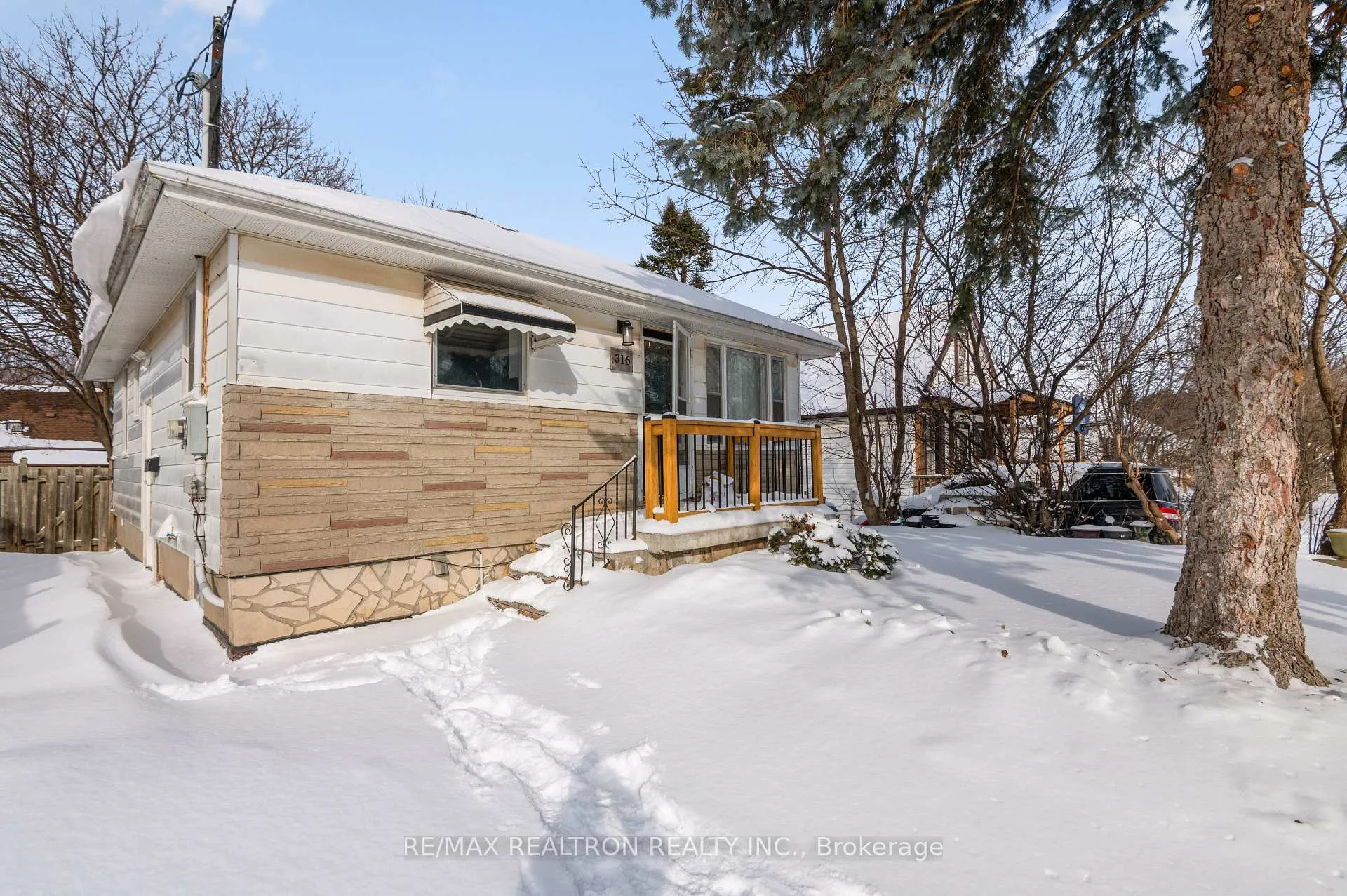 Photo 2 of Unit Main, 316 Pacific Avenue, Oshawa, Vanier — HOMEH