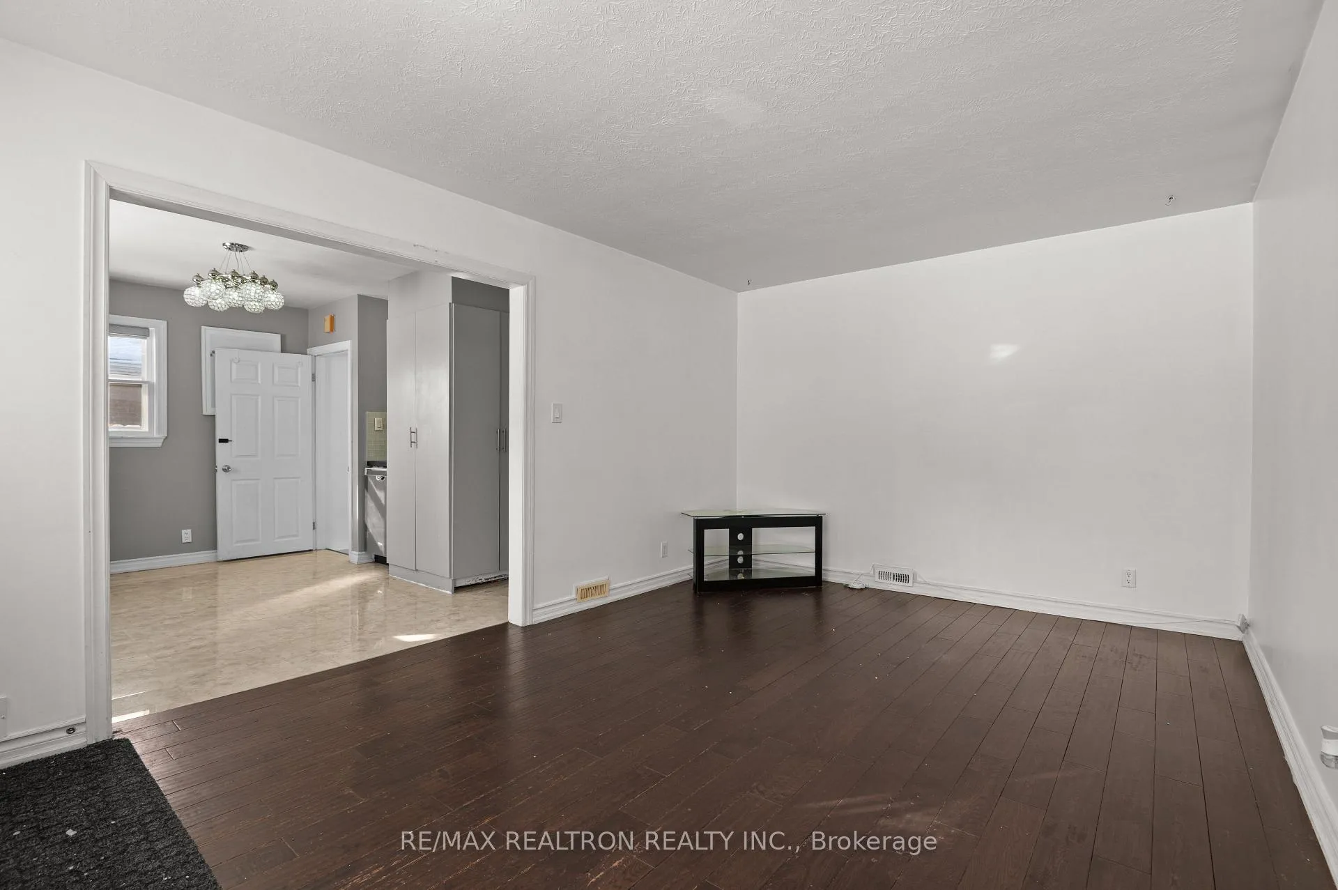 Photo 5 of Unit Main, 316 Pacific Avenue, Oshawa, Vanier — HOMEH