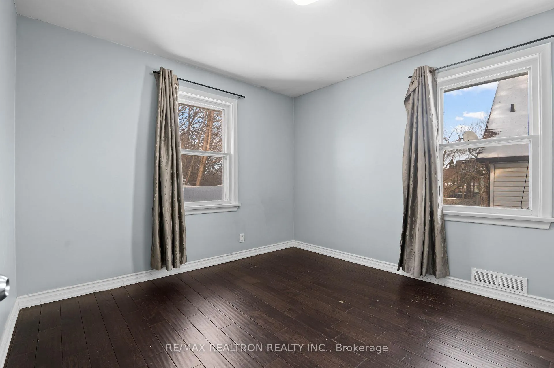 Photo 14 of Unit Main, 316 Pacific Avenue, Oshawa, Vanier — HOMEH