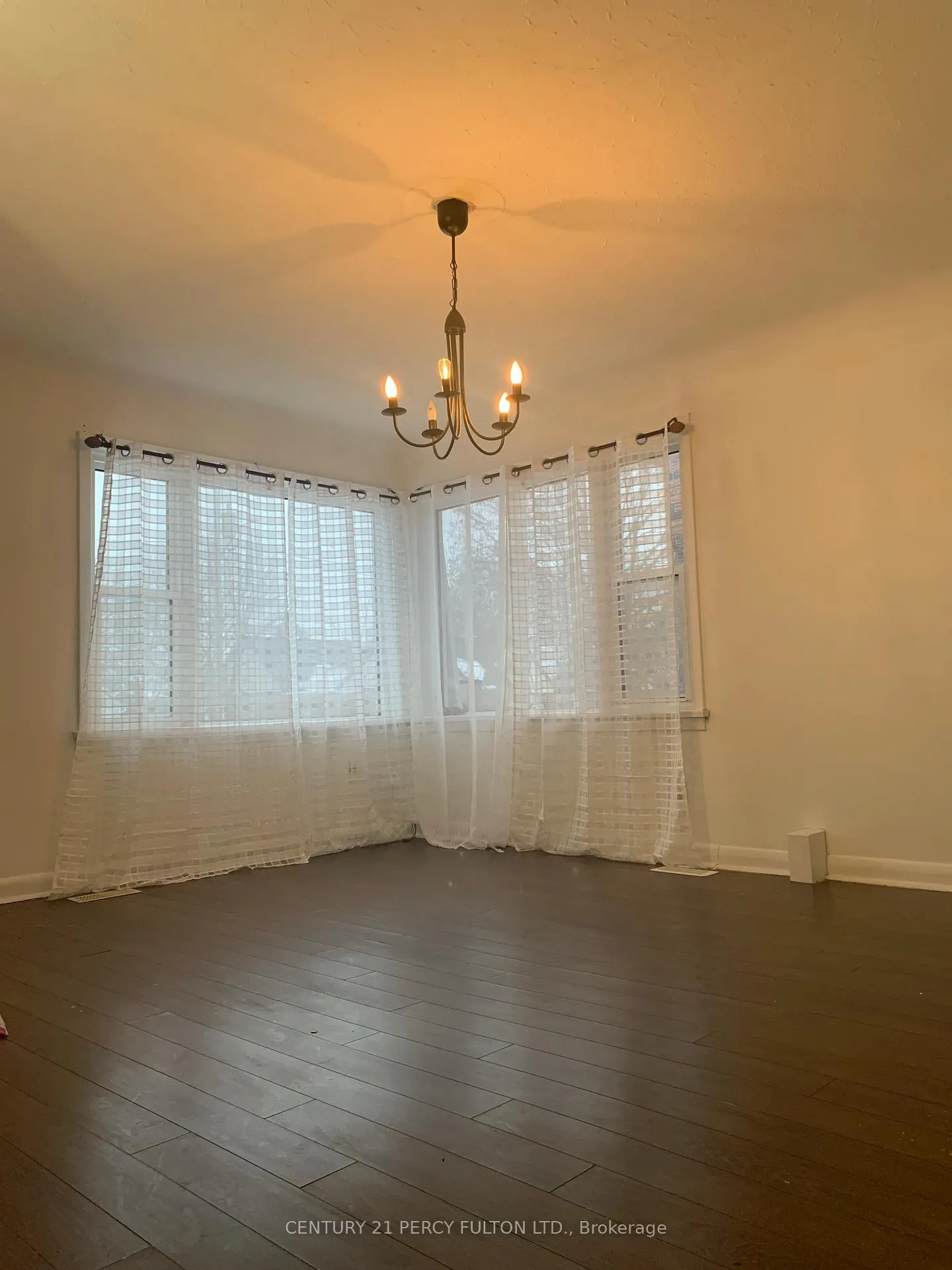 Photo 2 of Unit Main, 58 Eastlawn Street, Oshawa, Donevan — HOMEH