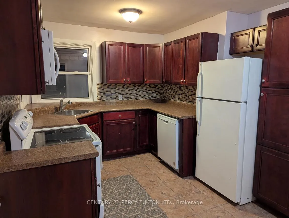 Photo 3 of Unit Main, 58 Eastlawn Street, Oshawa, Donevan — HOMEH
