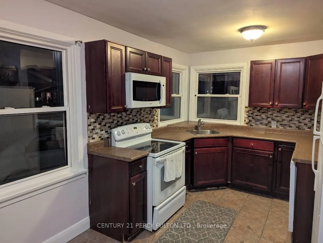 Photo 5 of Unit Main, 58 Eastlawn Street, Oshawa, Donevan — HOMEH