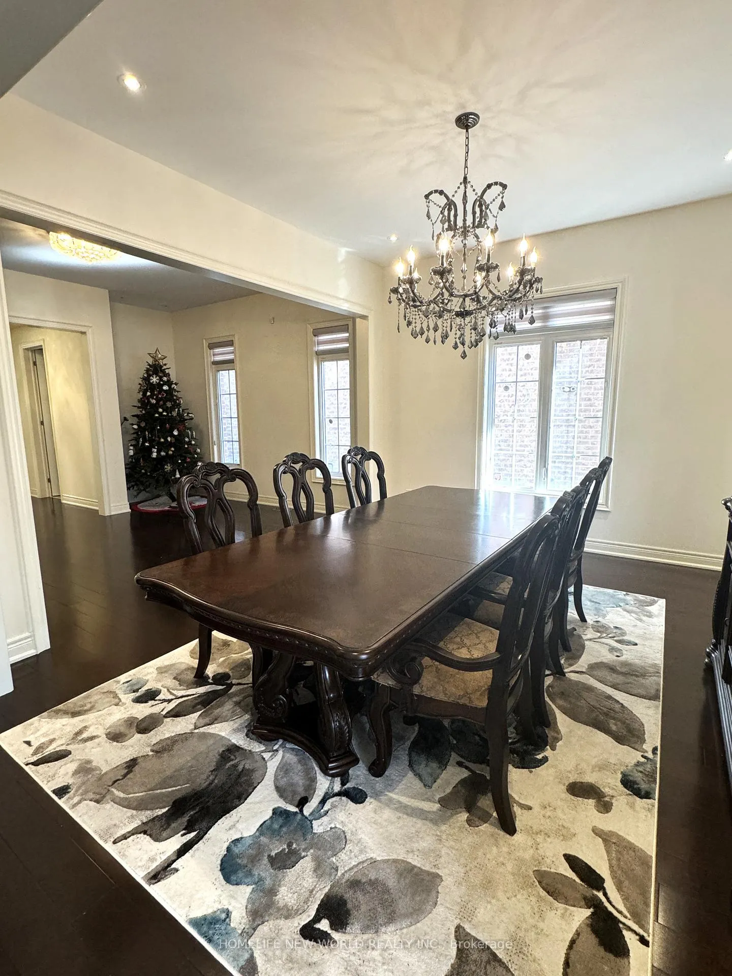 Photo 8 of 145 Fitzmaurice Drive, Vaughan, Maple — HOMEH