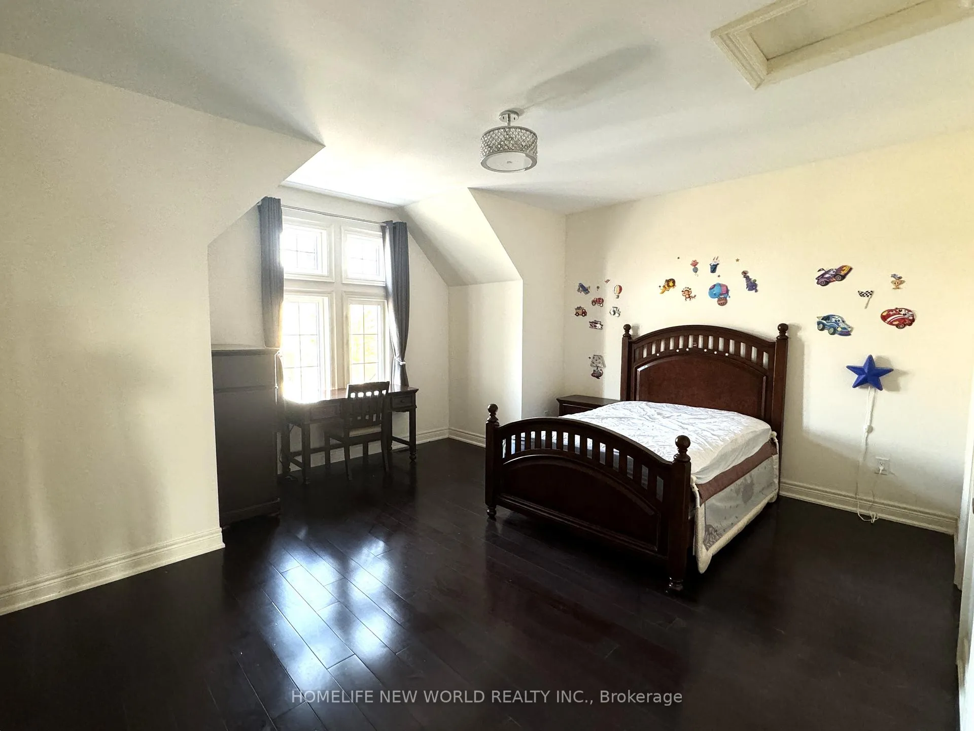 Photo 18 of 145 Fitzmaurice Drive, Vaughan, Maple — HOMEH