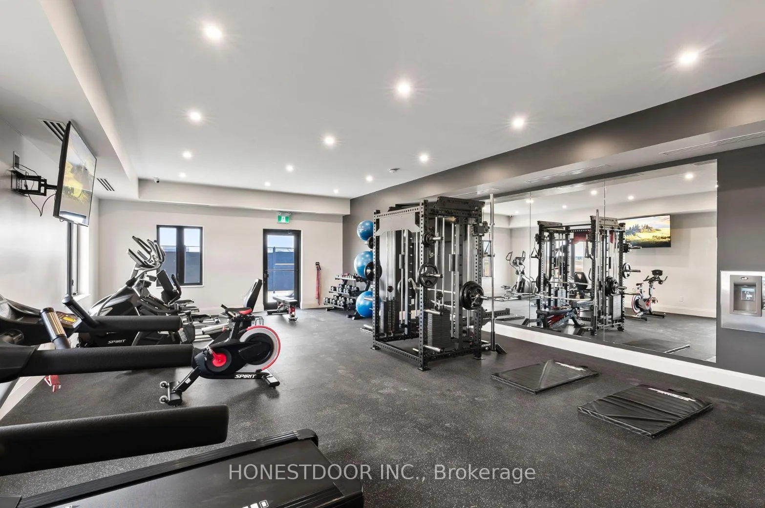 Photo 11 of 101 Eastridge Road, Brockton — HOMEH