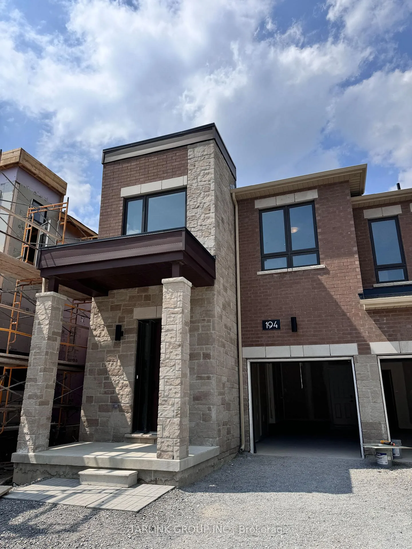 Photo 1 of 194 Mumbai Drive, Markham, Middlefield — HOMEH