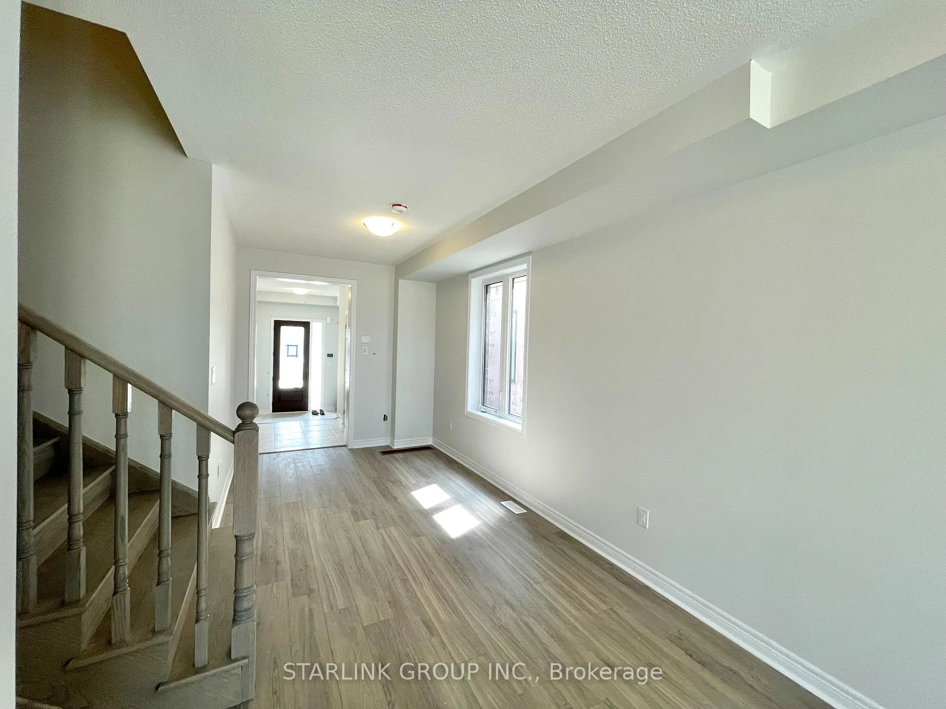 Photo 9 of 194 Mumbai Drive, Markham, Middlefield — HOMEH