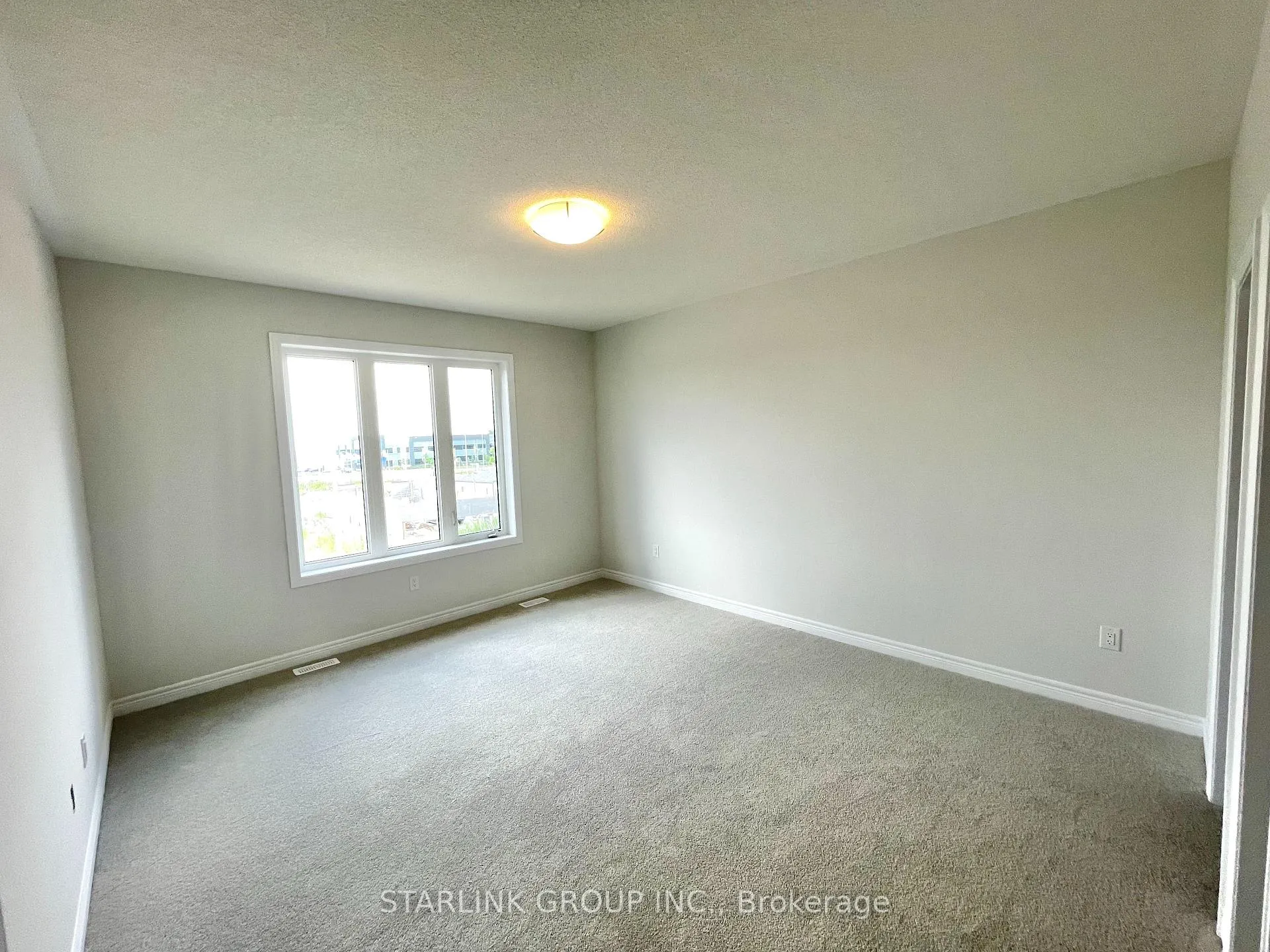 Photo 10 of 194 Mumbai Drive, Markham, Middlefield — HOMEH
