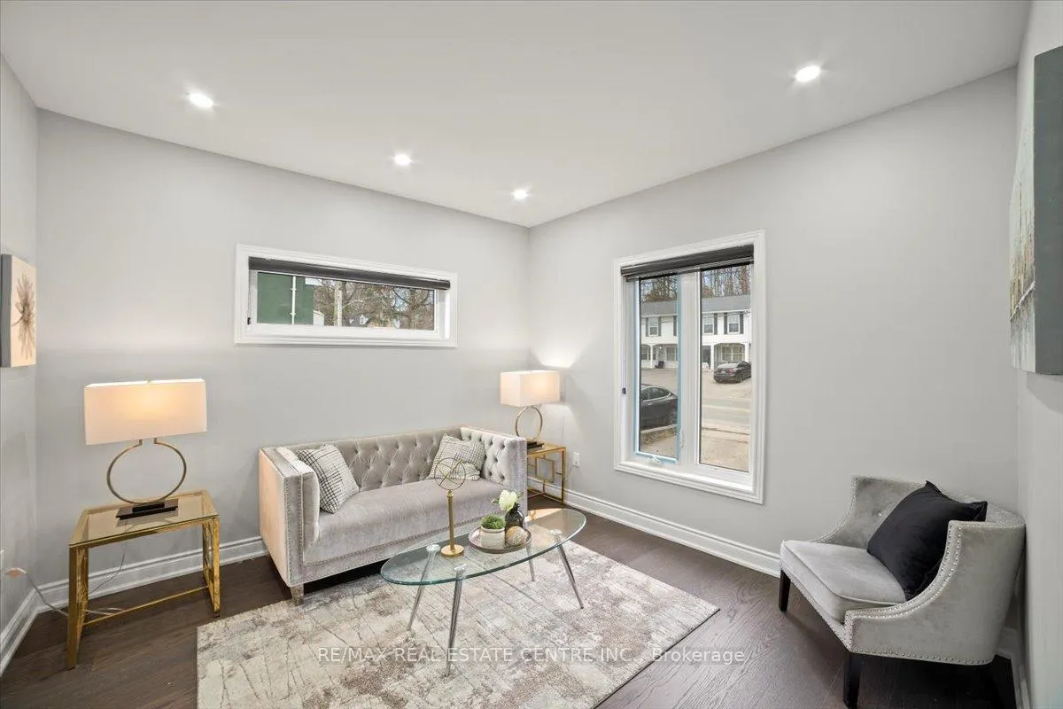 Photo 7 of 401 Fountain St S, Cambridge — HOMEH