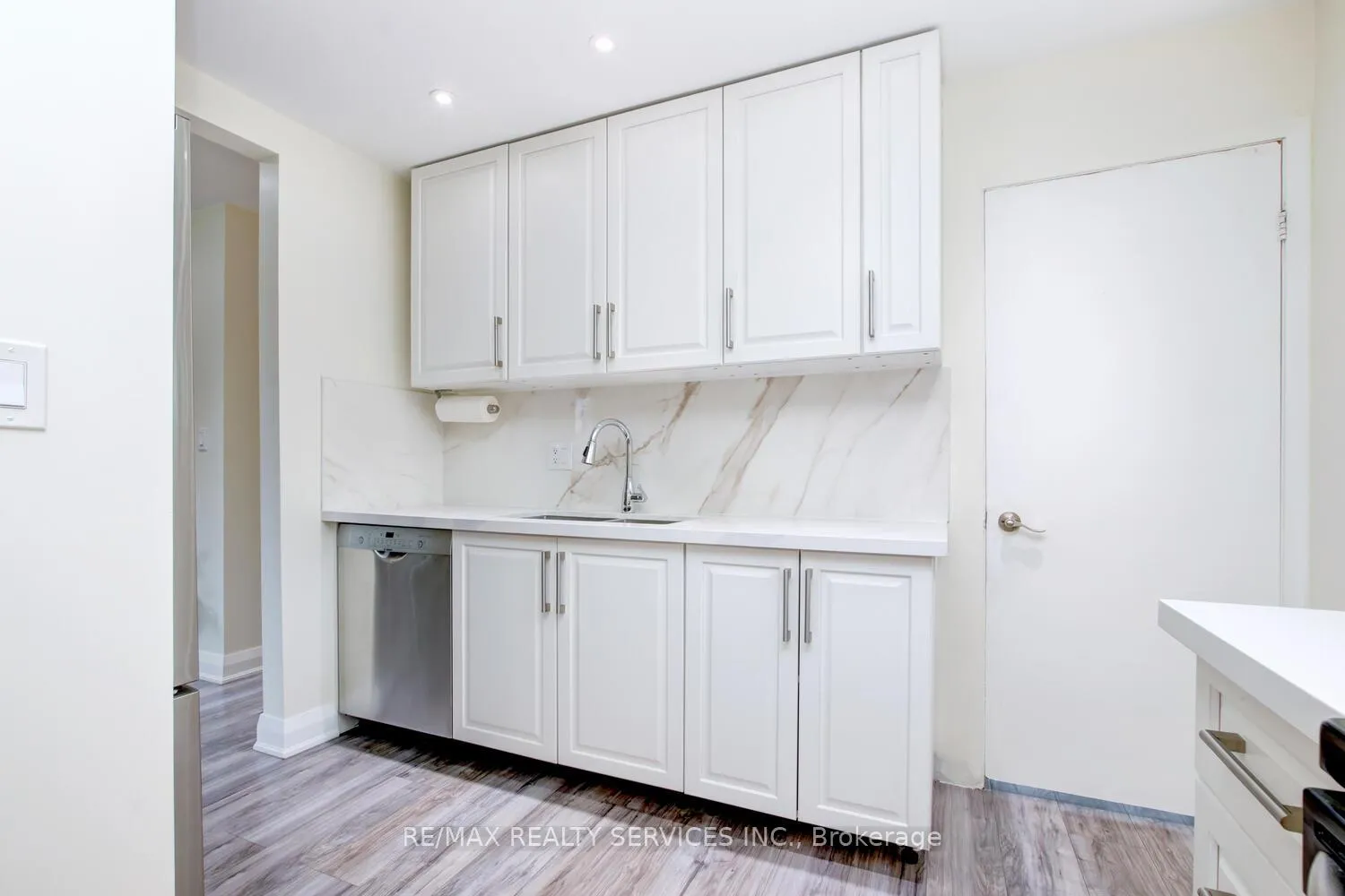 Photo 4 of 25 Finchley Crescent, Brampton, Southgate — HOMEH