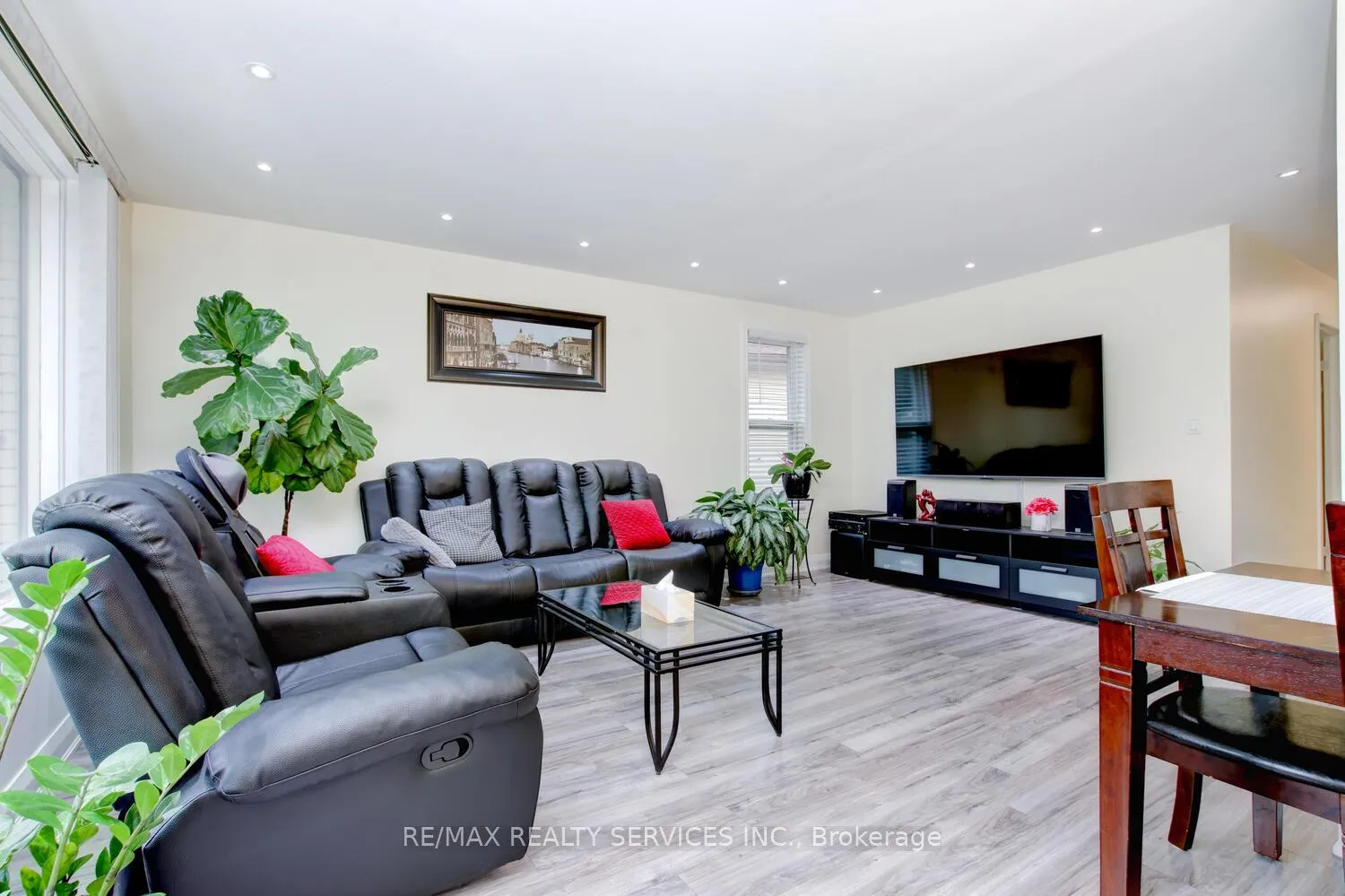 Photo 12 of 25 Finchley Crescent, Brampton, Southgate — HOMEH