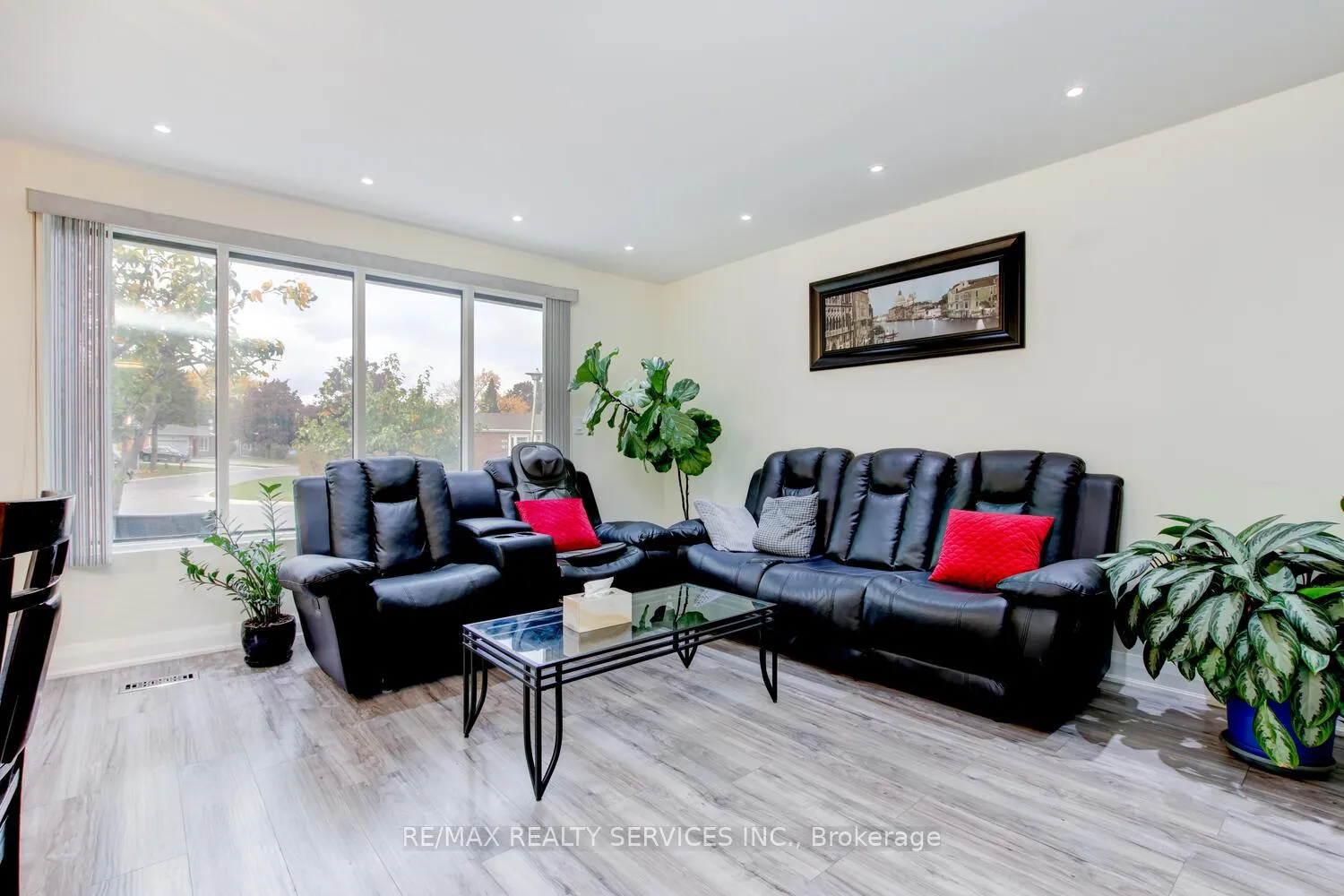 Photo 14 of 25 Finchley Crescent, Brampton, Southgate — HOMEH