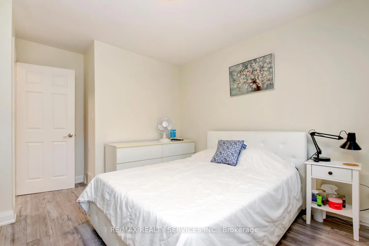 Photo 17 of 25 Finchley Crescent, Brampton, Southgate — HOMEH