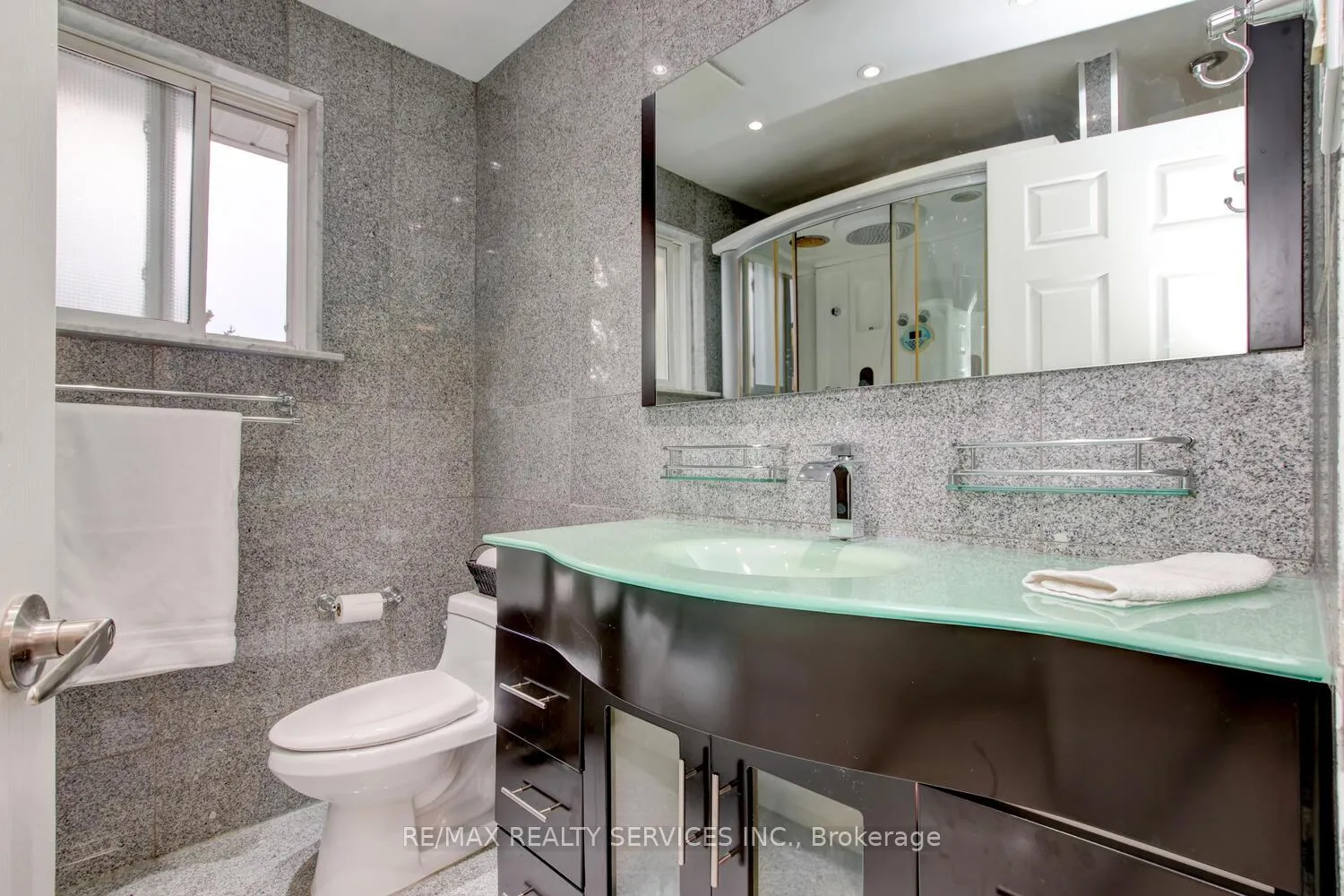 Photo 19 of 25 Finchley Crescent, Brampton, Southgate — HOMEH