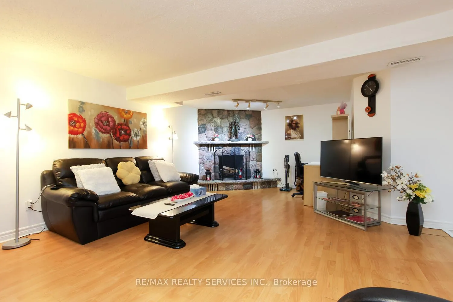 Photo 21 of 25 Finchley Crescent, Brampton, Southgate — HOMEH