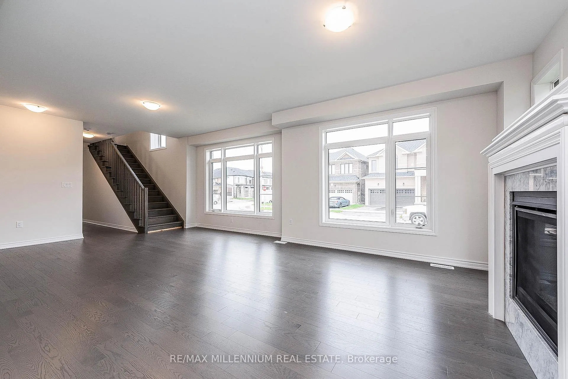 Photo 10 of Unit Upper, 19 Valleybrook Road, Barrie, Innis-Shore — HOMEH