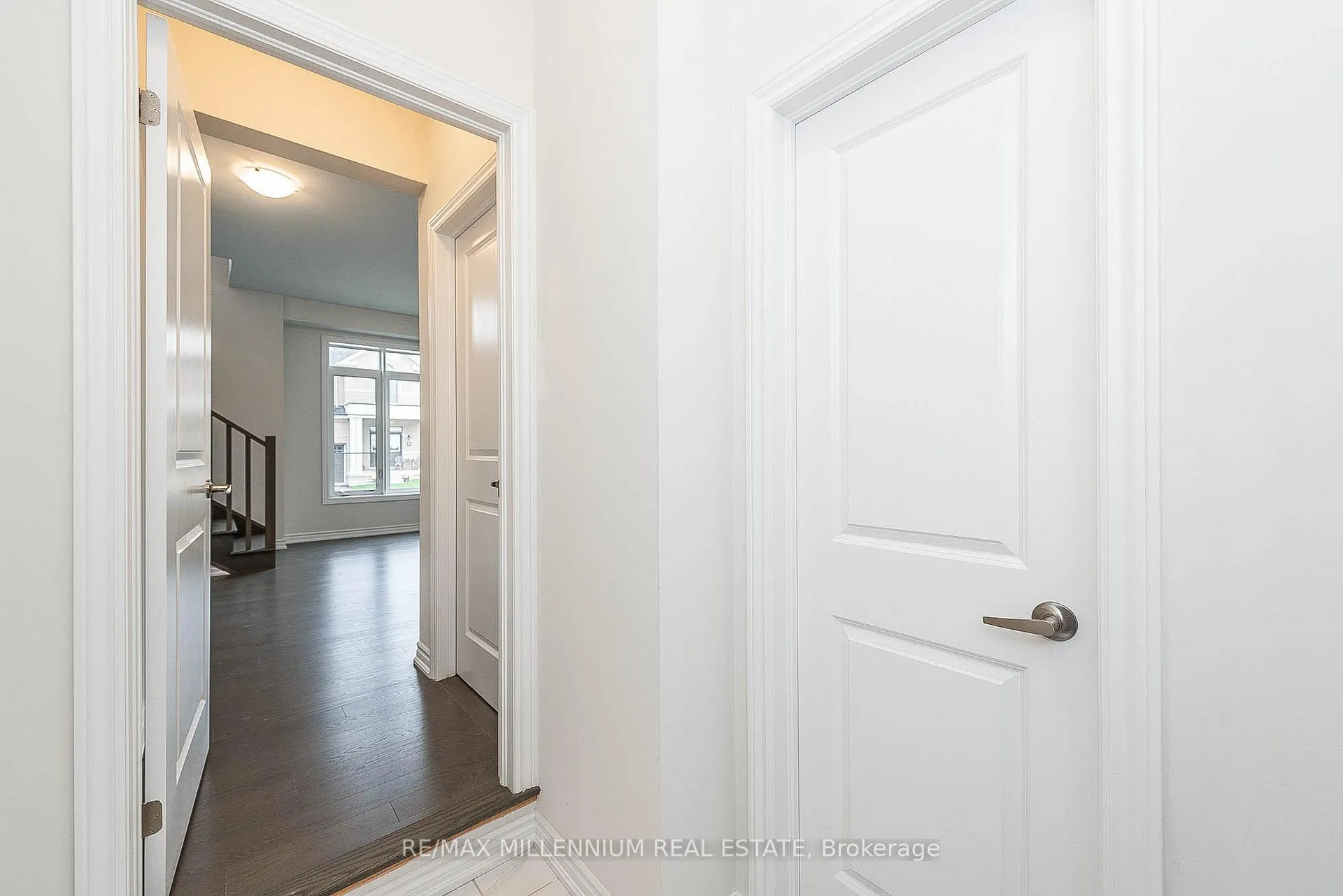 Photo 16 of Unit Upper, 19 Valleybrook Road, Barrie, Innis-Shore — HOMEH