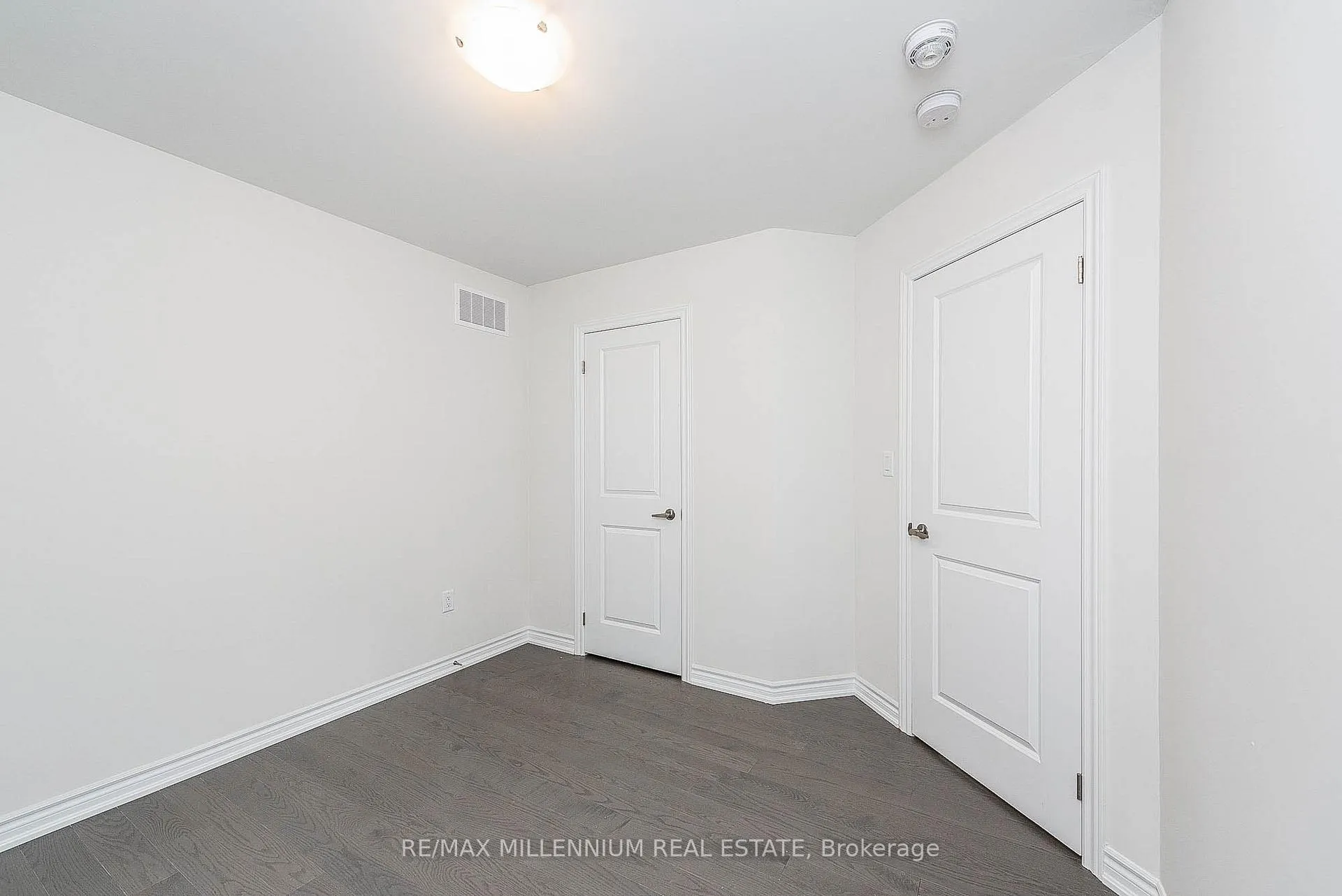 Photo 22 of Unit Upper, 19 Valleybrook Road, Barrie, Innis-Shore — HOMEH