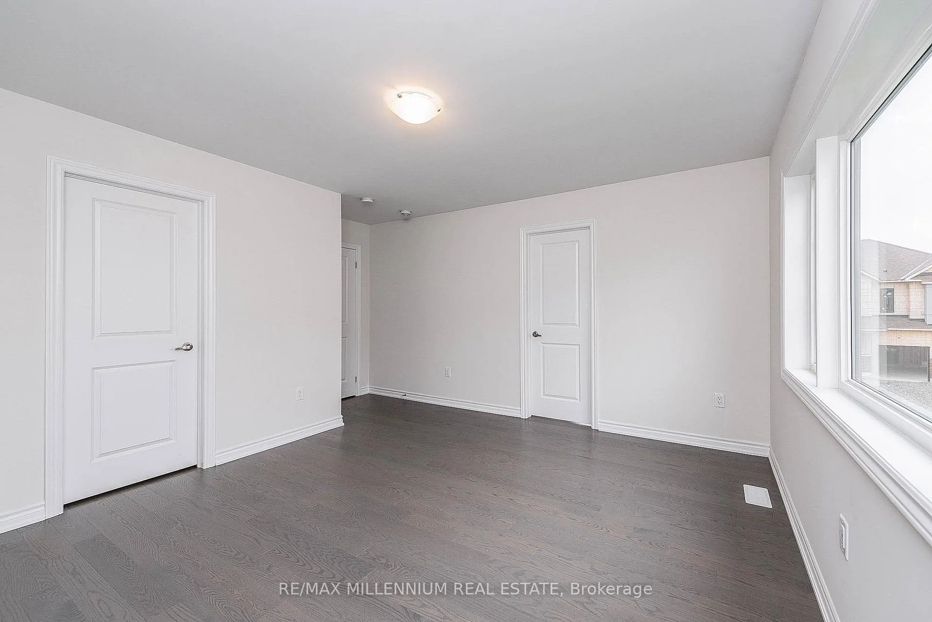 Photo 24 of Unit Upper, 19 Valleybrook Road, Barrie, Innis-Shore — HOMEH