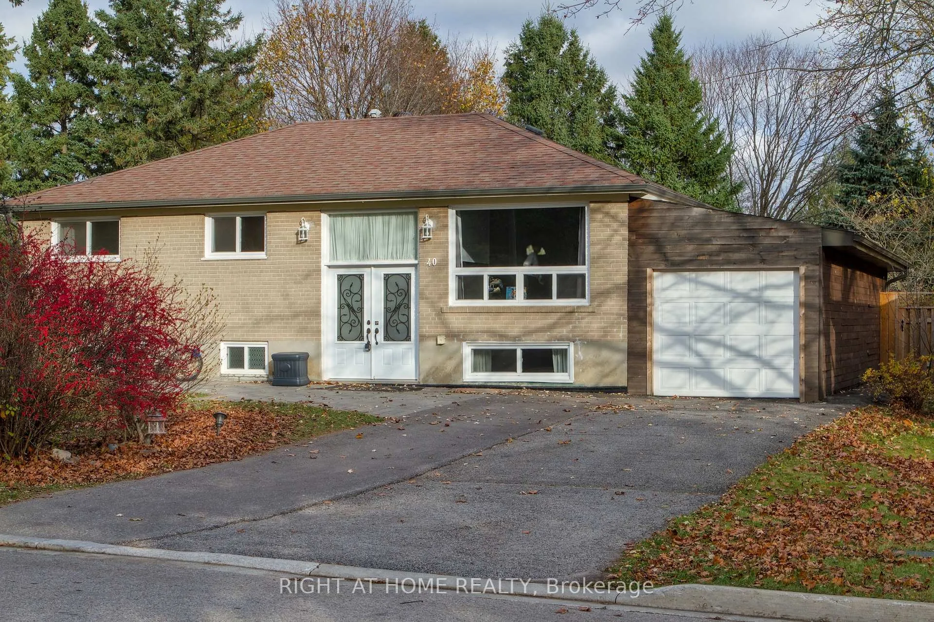 Front of Unit Main, 40 Foreht Crescent