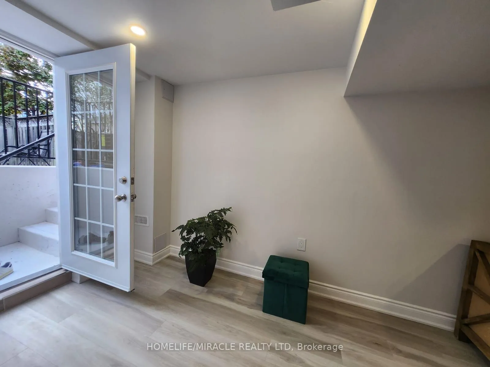 Photo 3 of 128 Monte Carlo Drive, Vaughan, Sonoma Heights — HOMEH