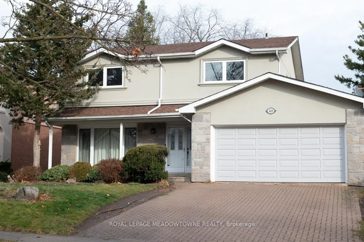 Front of 1435 Petrie Way