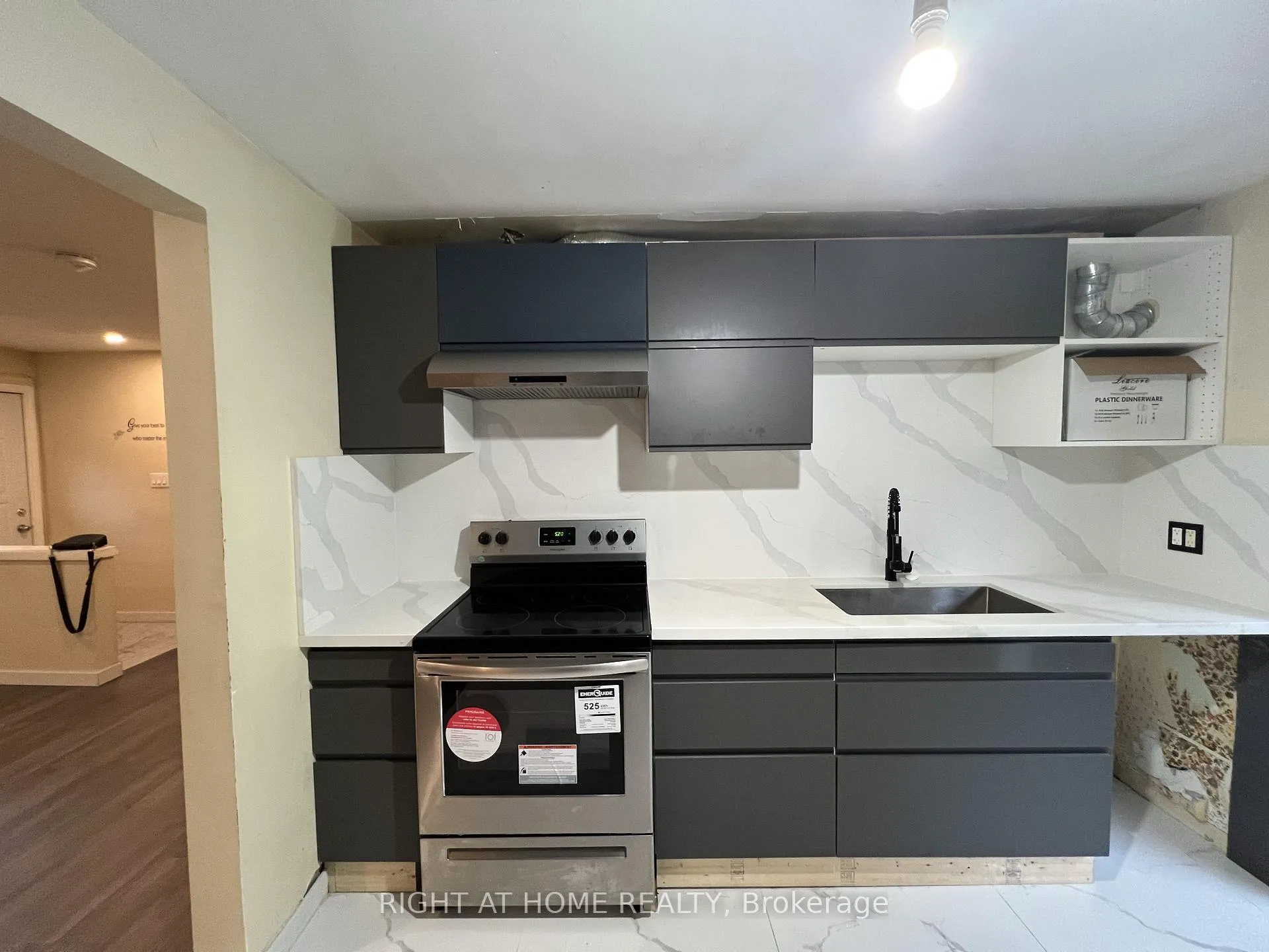 Photo 3 of 1560 Evangeline Drive, Oshawa, Lakeview — HOMEH