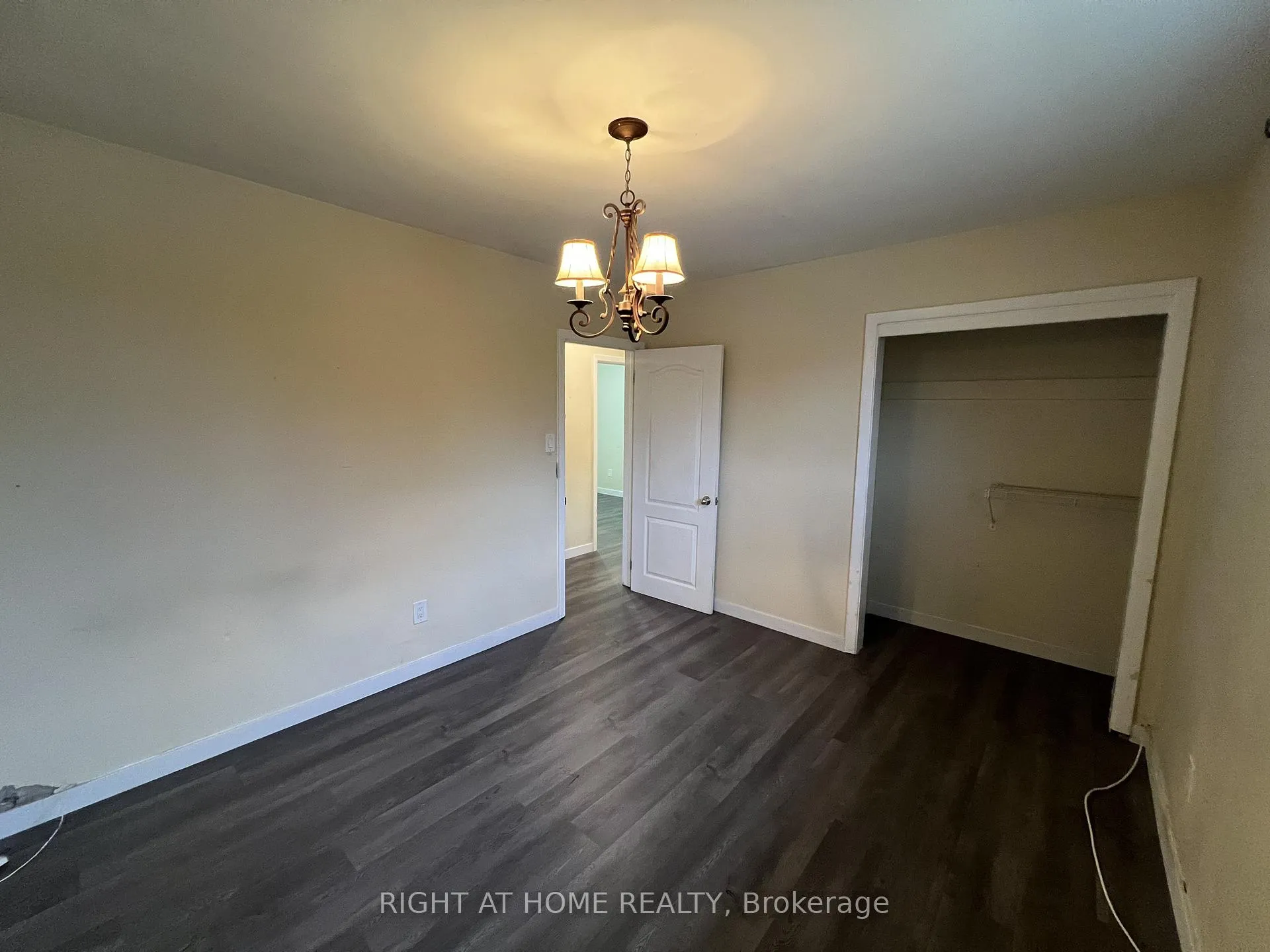 Photo 6 of 1560 Evangeline Drive, Oshawa, Lakeview — HOMEH