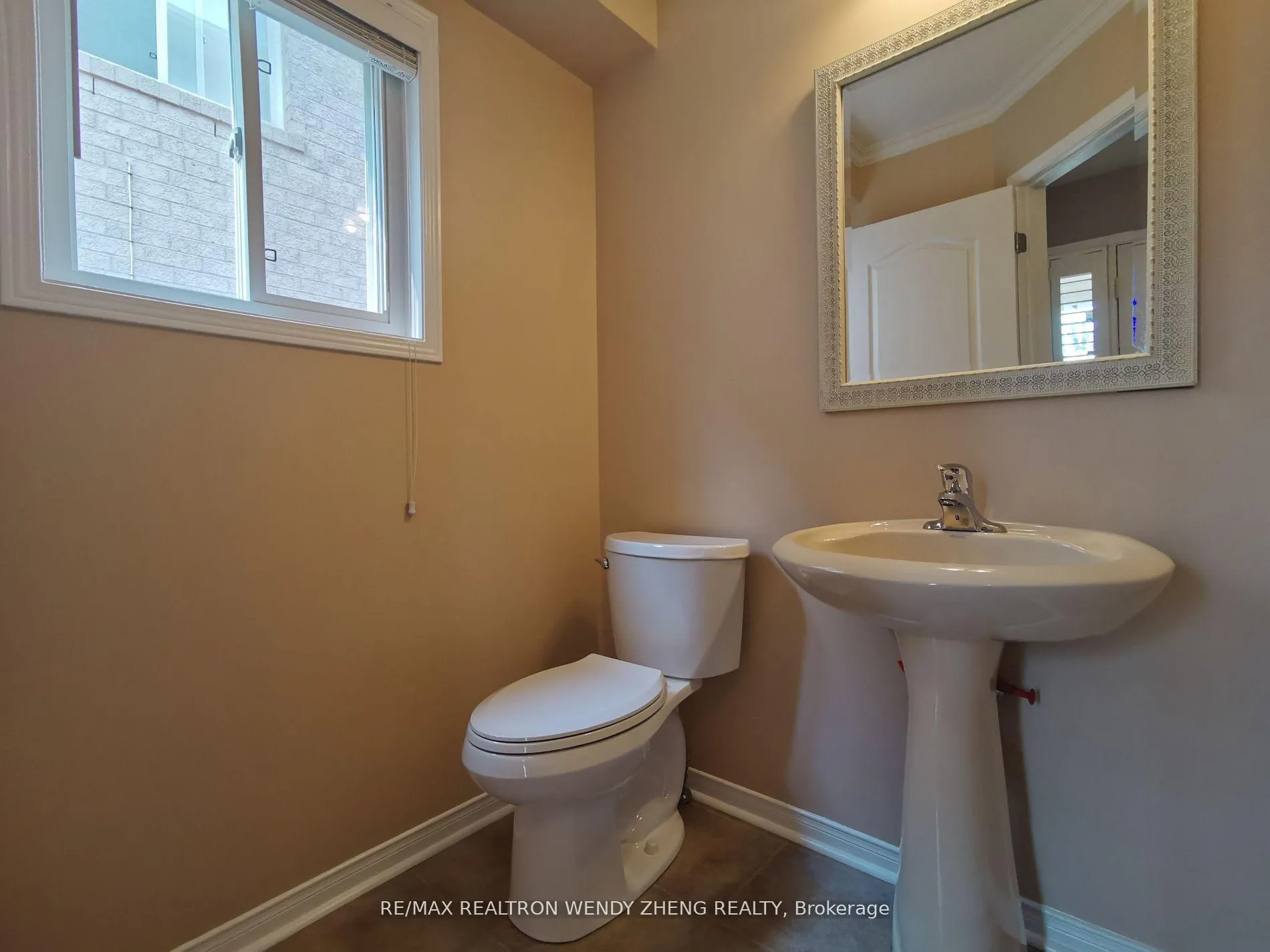 Photo 7 of 21 Thornbush Boulevard, Brampton, Northwest Brampton — HOMEH