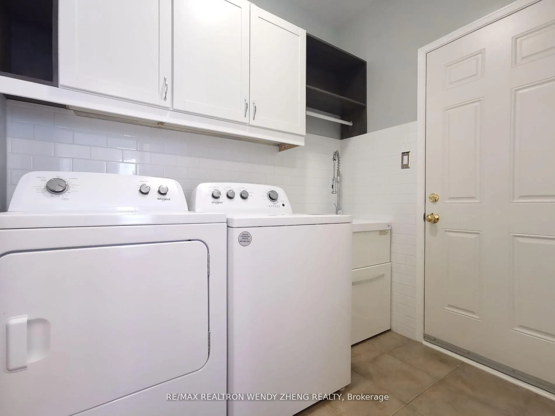 Photo 8 of 21 Thornbush Boulevard, Brampton, Northwest Brampton — HOMEH