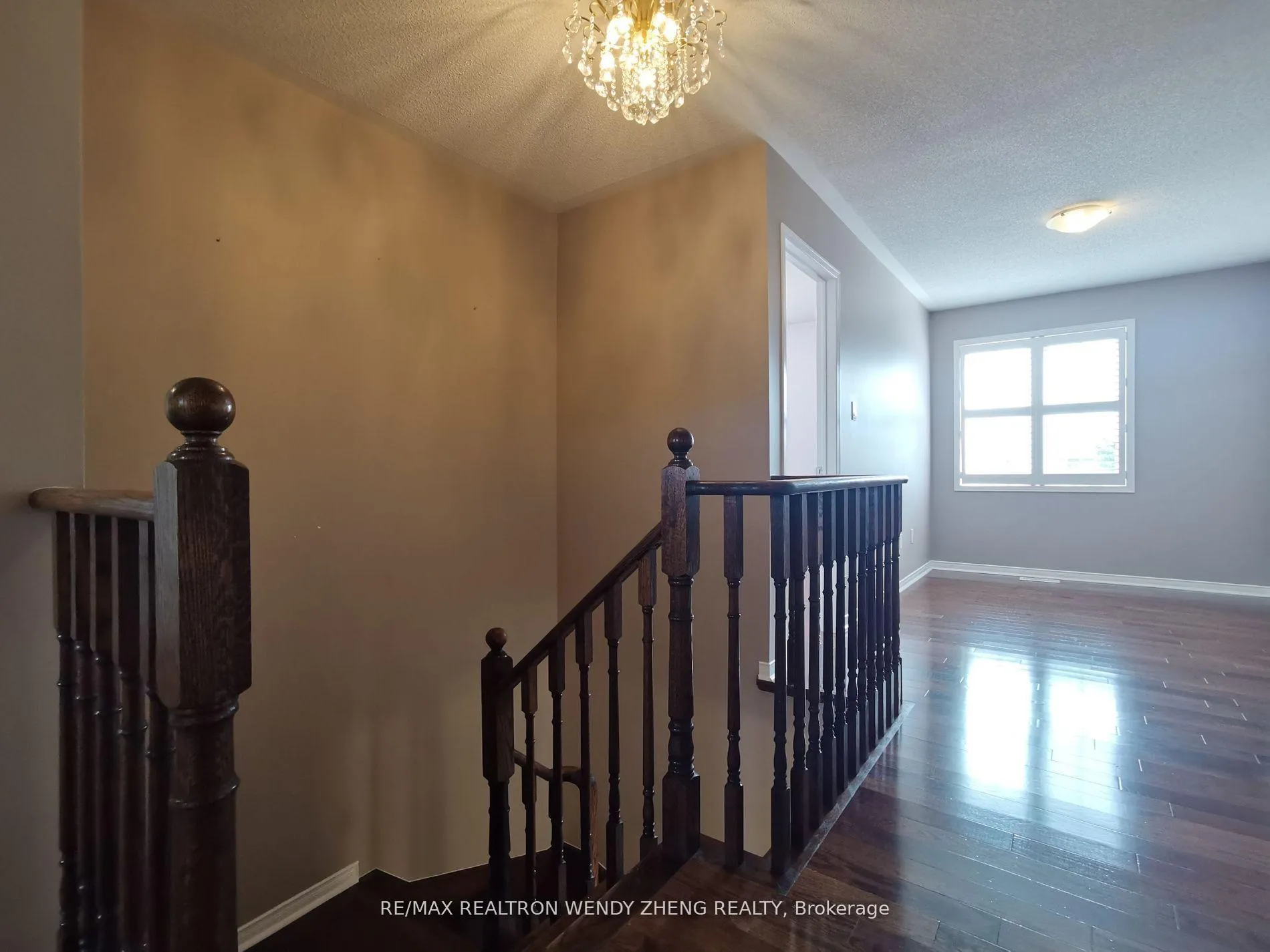 Photo 9 of 21 Thornbush Boulevard, Brampton, Northwest Brampton — HOMEH