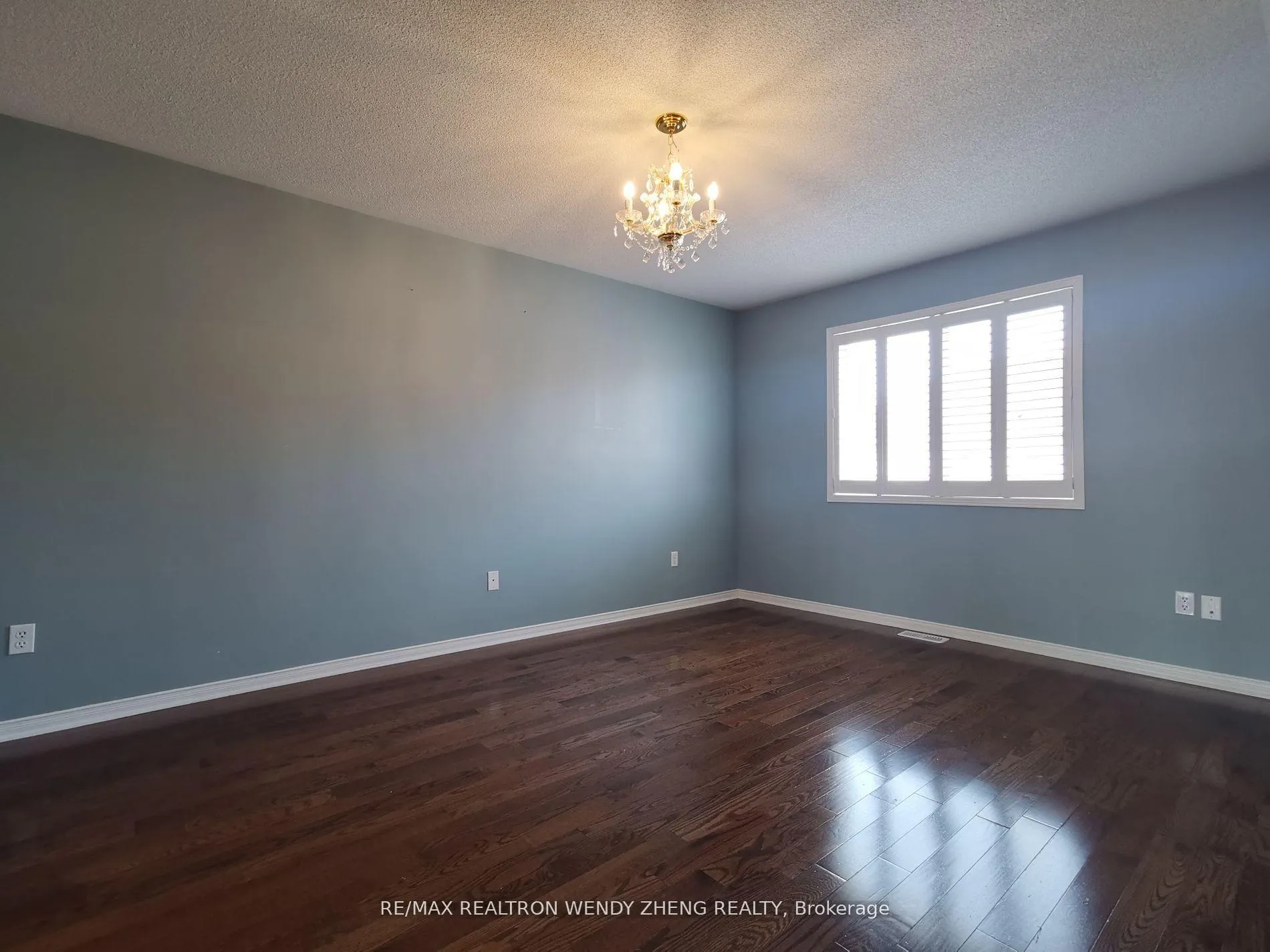 Photo 10 of 21 Thornbush Boulevard, Brampton, Northwest Brampton — HOMEH